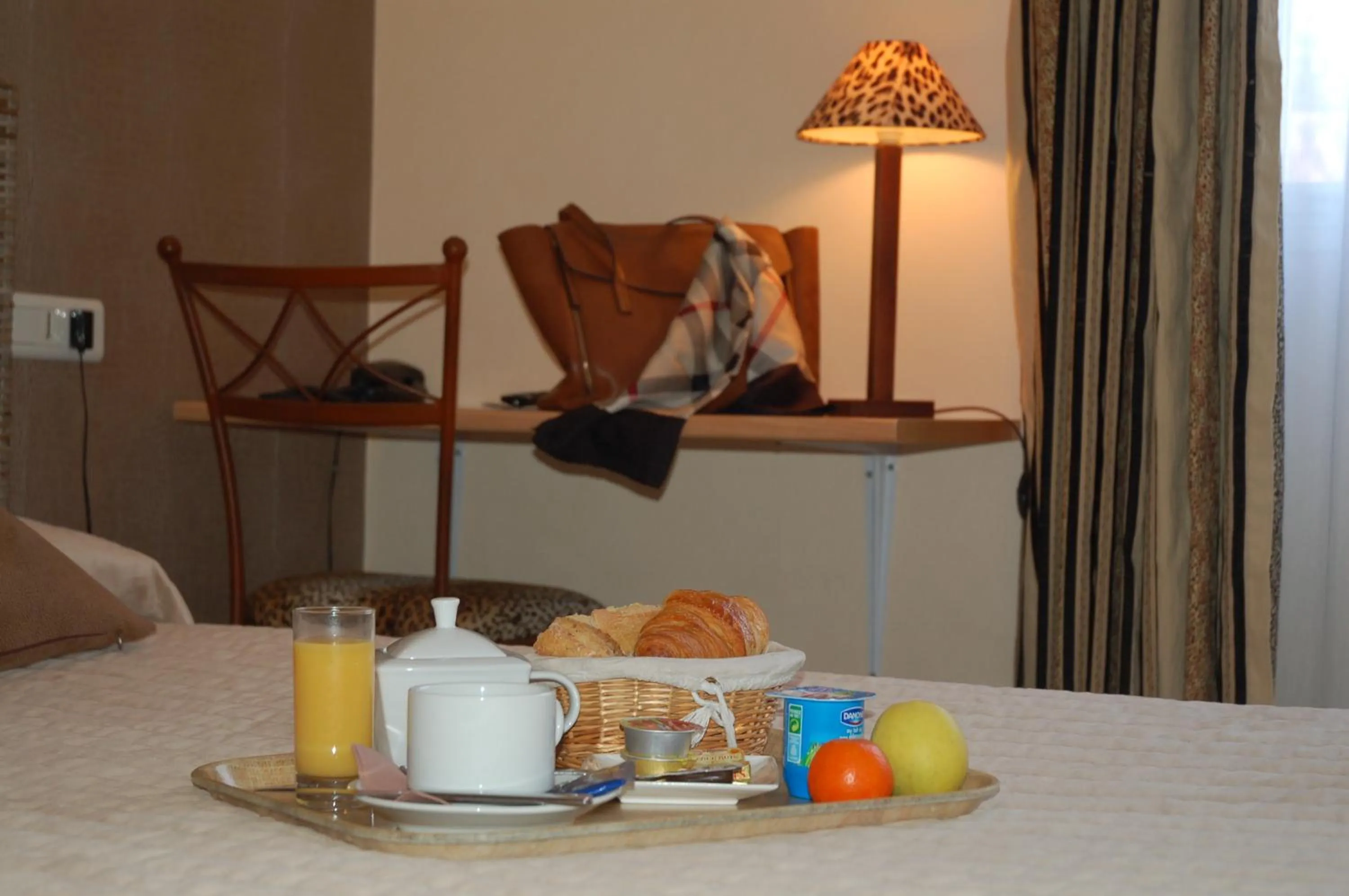 Area and facilities, Bed in Hôtel de L'Avenue