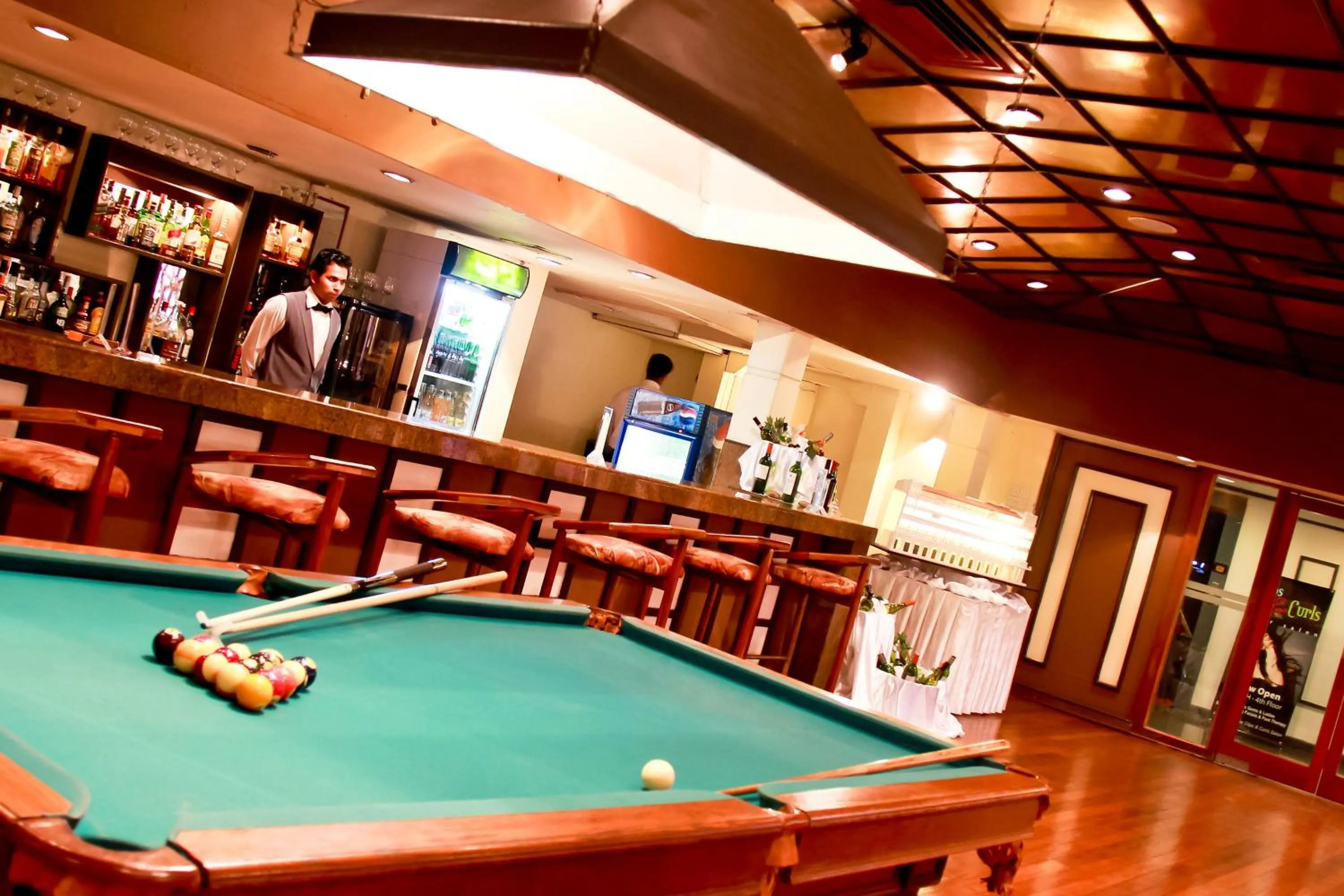 Billiard in Grand Oriental Hotel