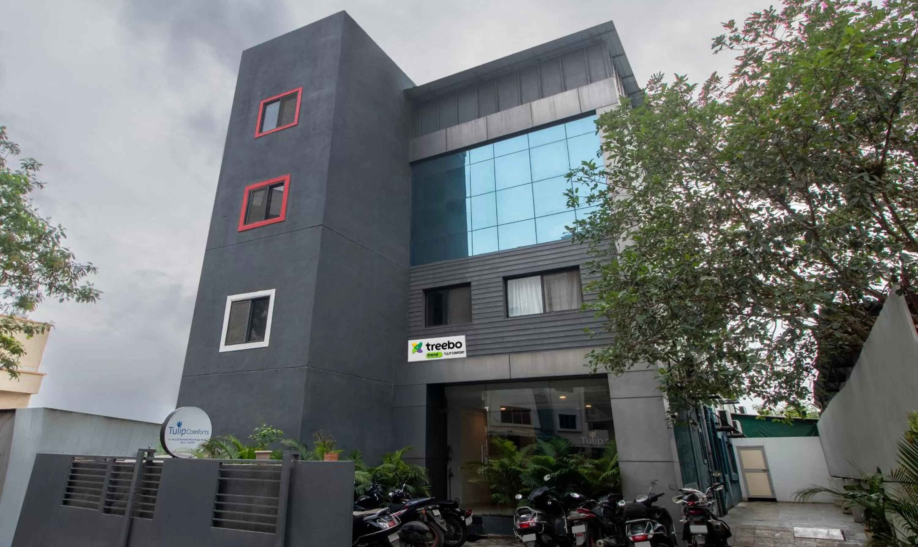 Facade/entrance in Treebo Tulip Comfort