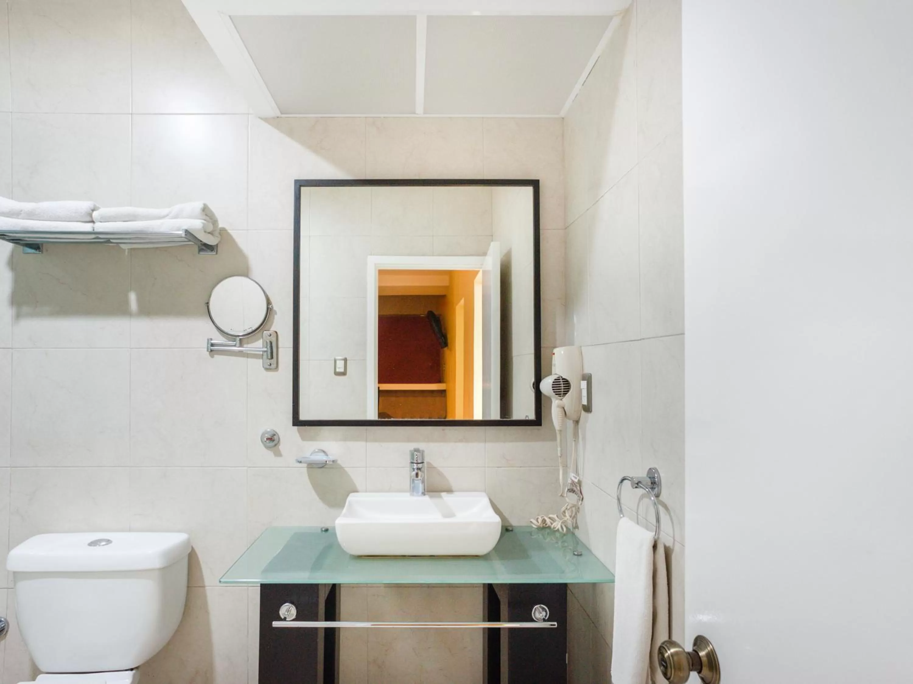 Bathroom in Veracruz Suites Hotel