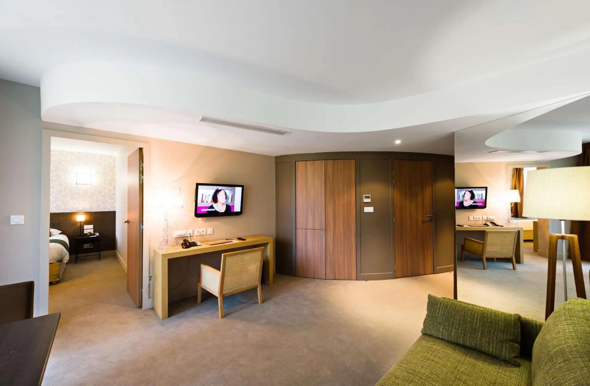 Bed in Moulin de Vernègues Hôtel & Spa