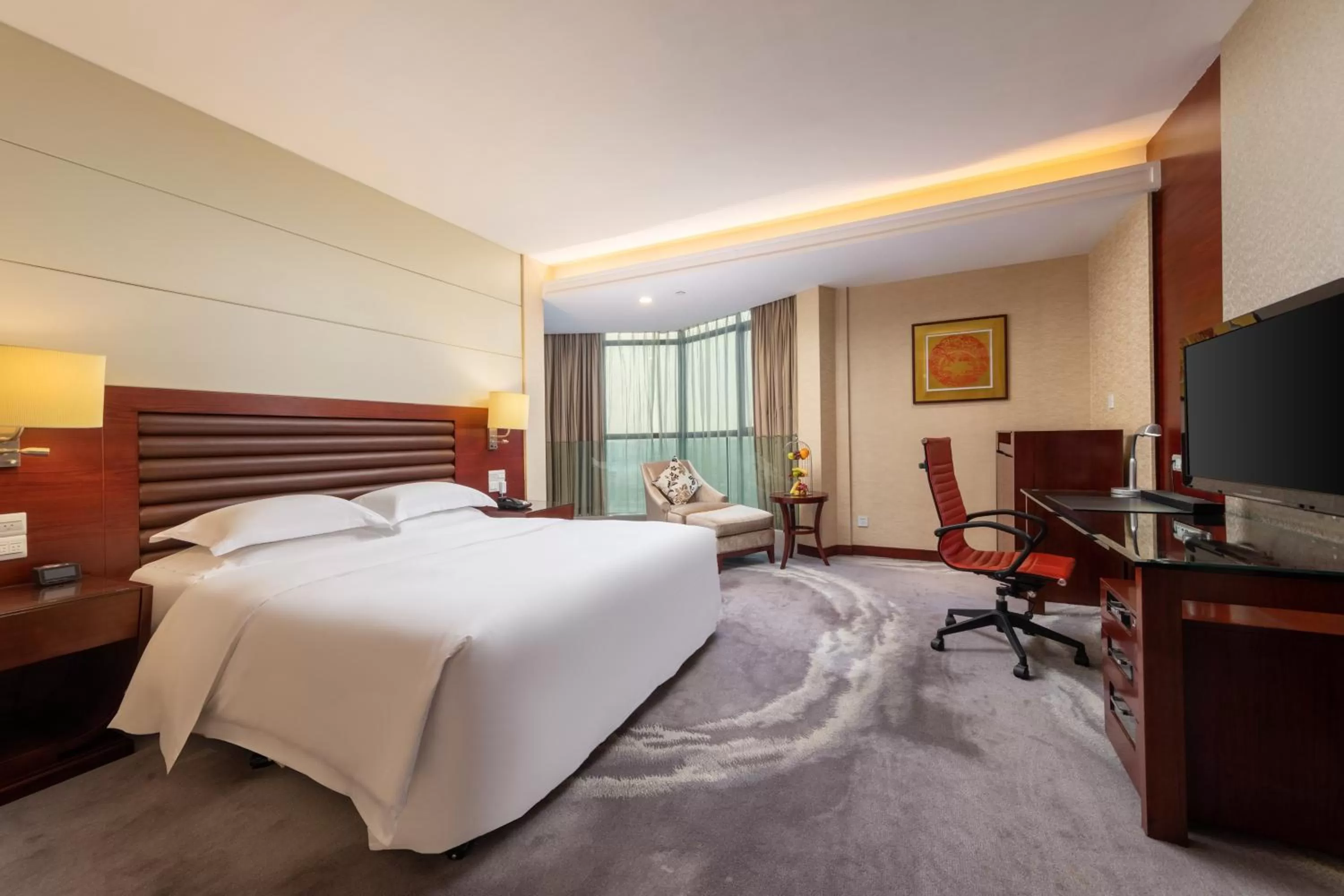 Photo of the whole room, Bed in Crowne Plaza Foshan by IHG