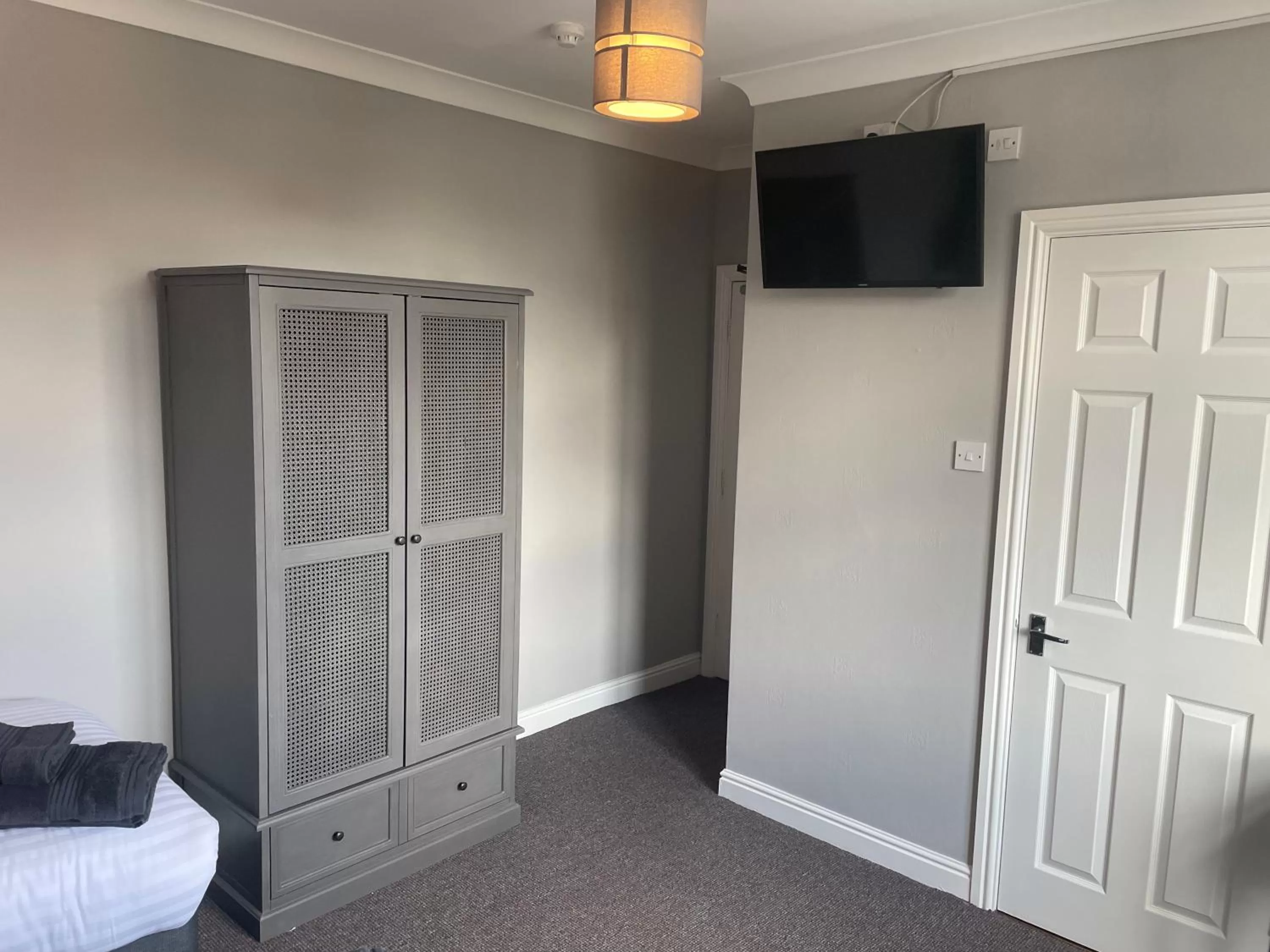 TV and multimedia, TV/Entertainment Center in The Nags Head York