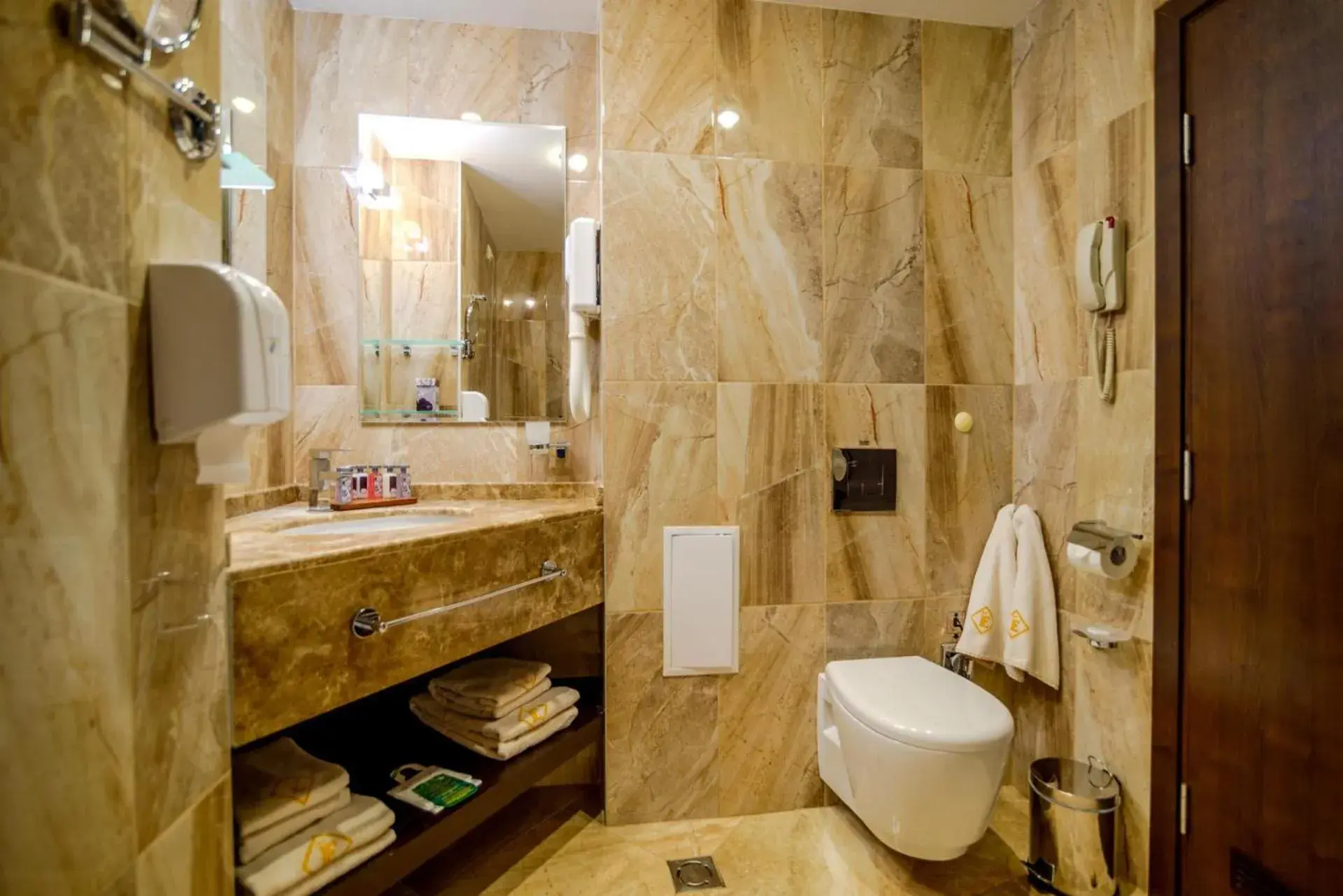 Executive Room with Balcony and Executive Lounge Access - single occupancy - Wellness package in International Hotel Casino & Tower Suites Executive Room with Balcony and Executive Lounge Access - single occupancy - Wellness package in International Hotel Casino & Tower Suites