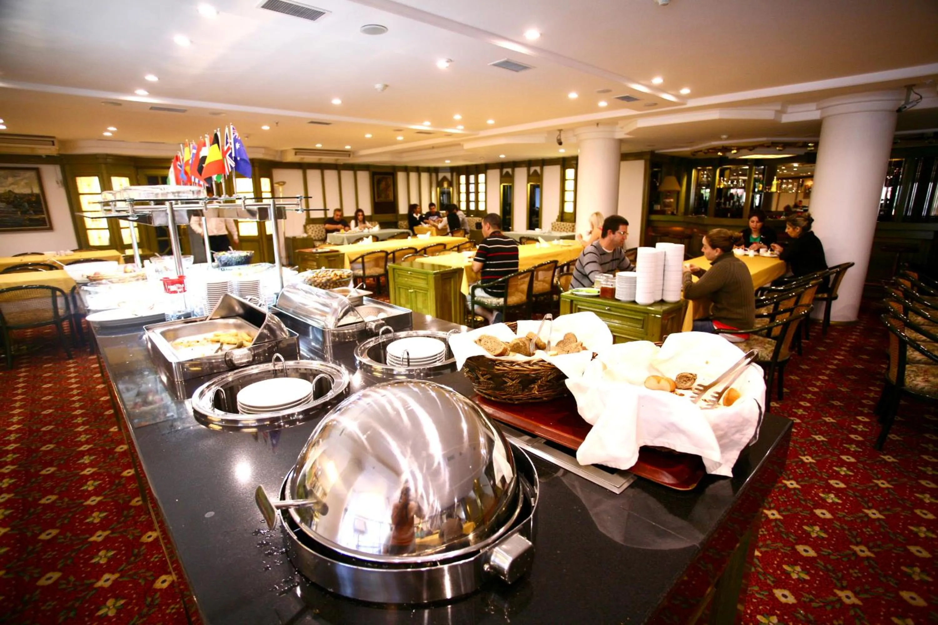 Restaurant/places to eat in Istanbul Royal Hotel