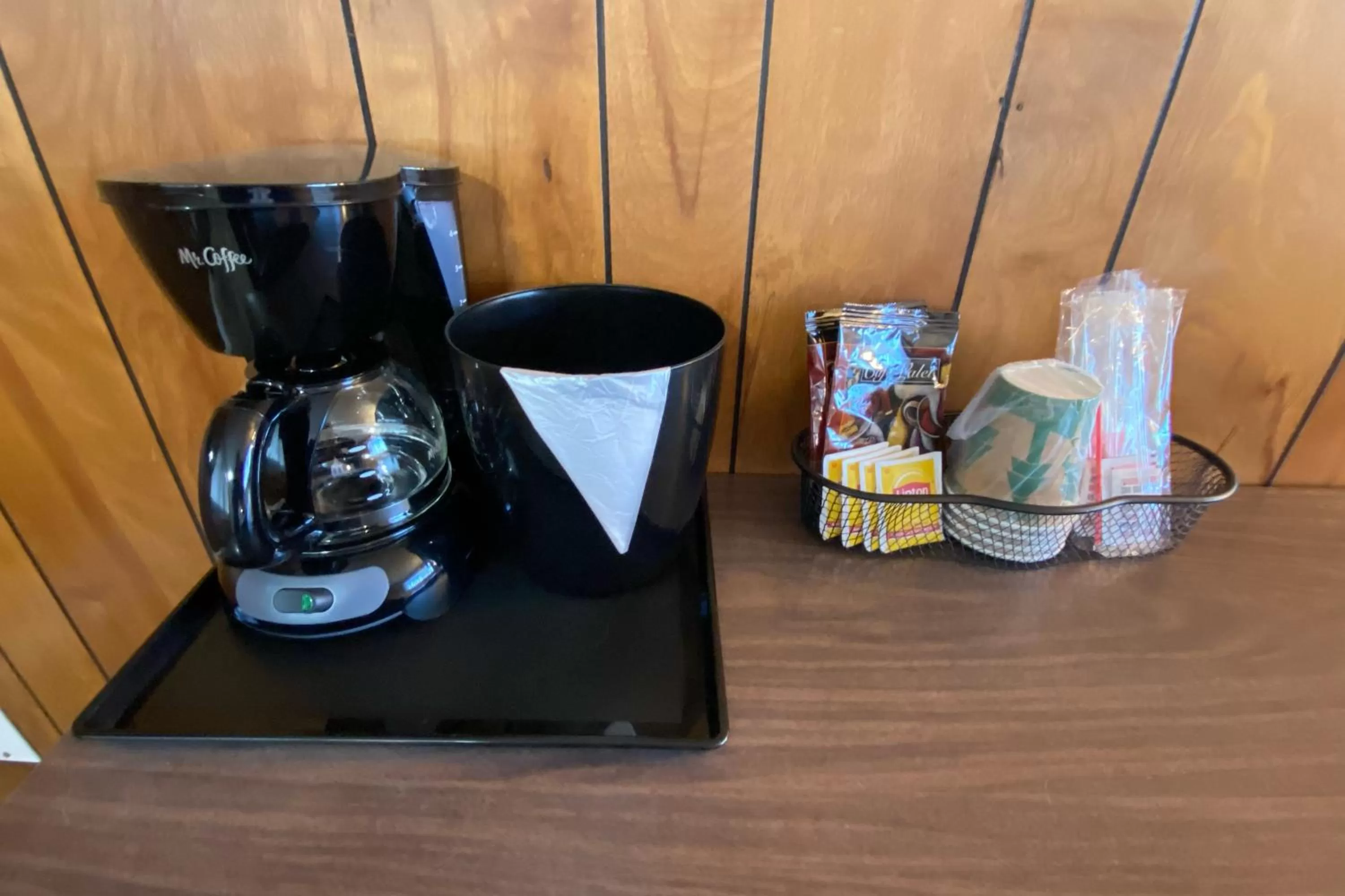 Coffee/tea facilities in Waterway Inn