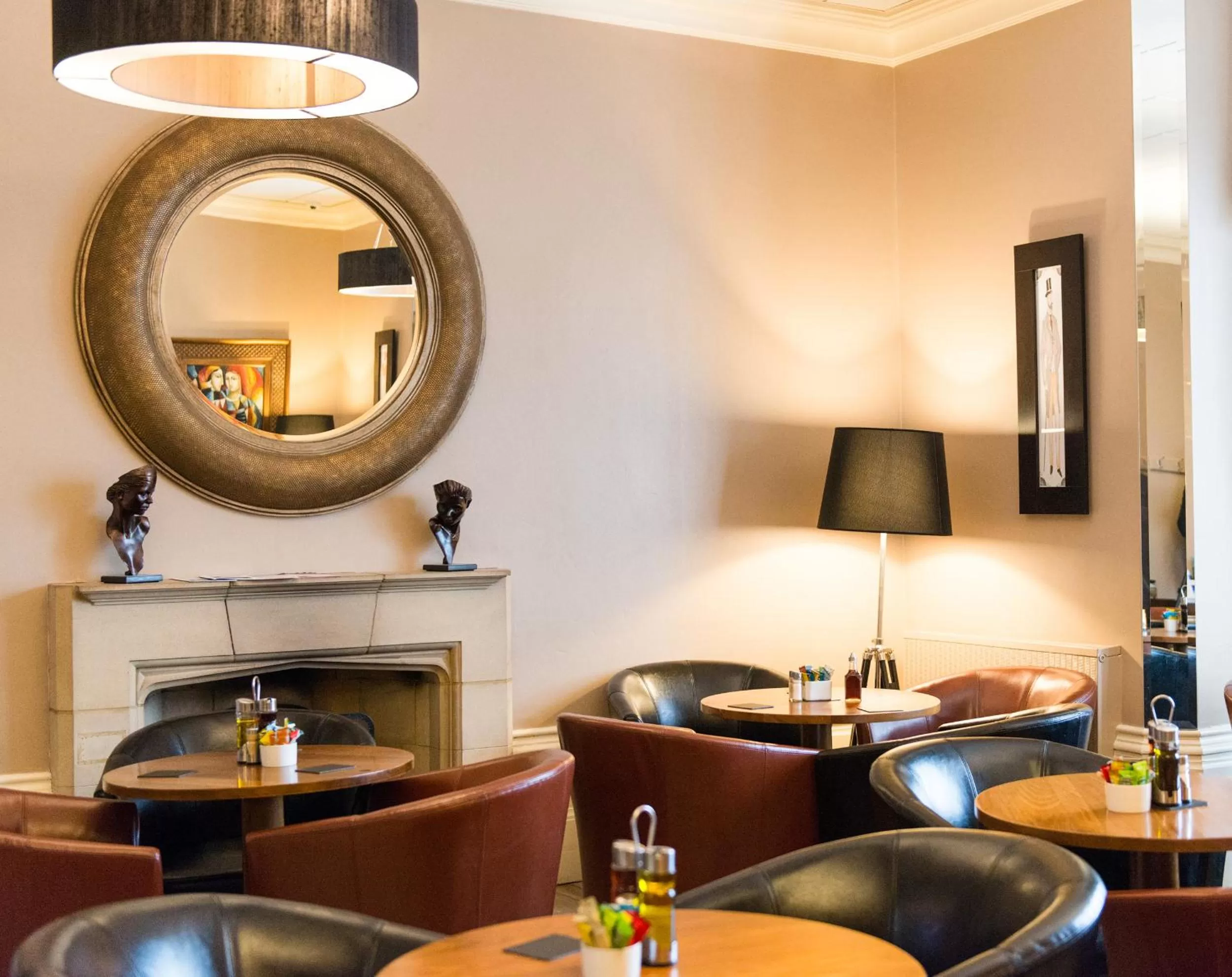 Restaurant/places to eat in Millfields Hotel