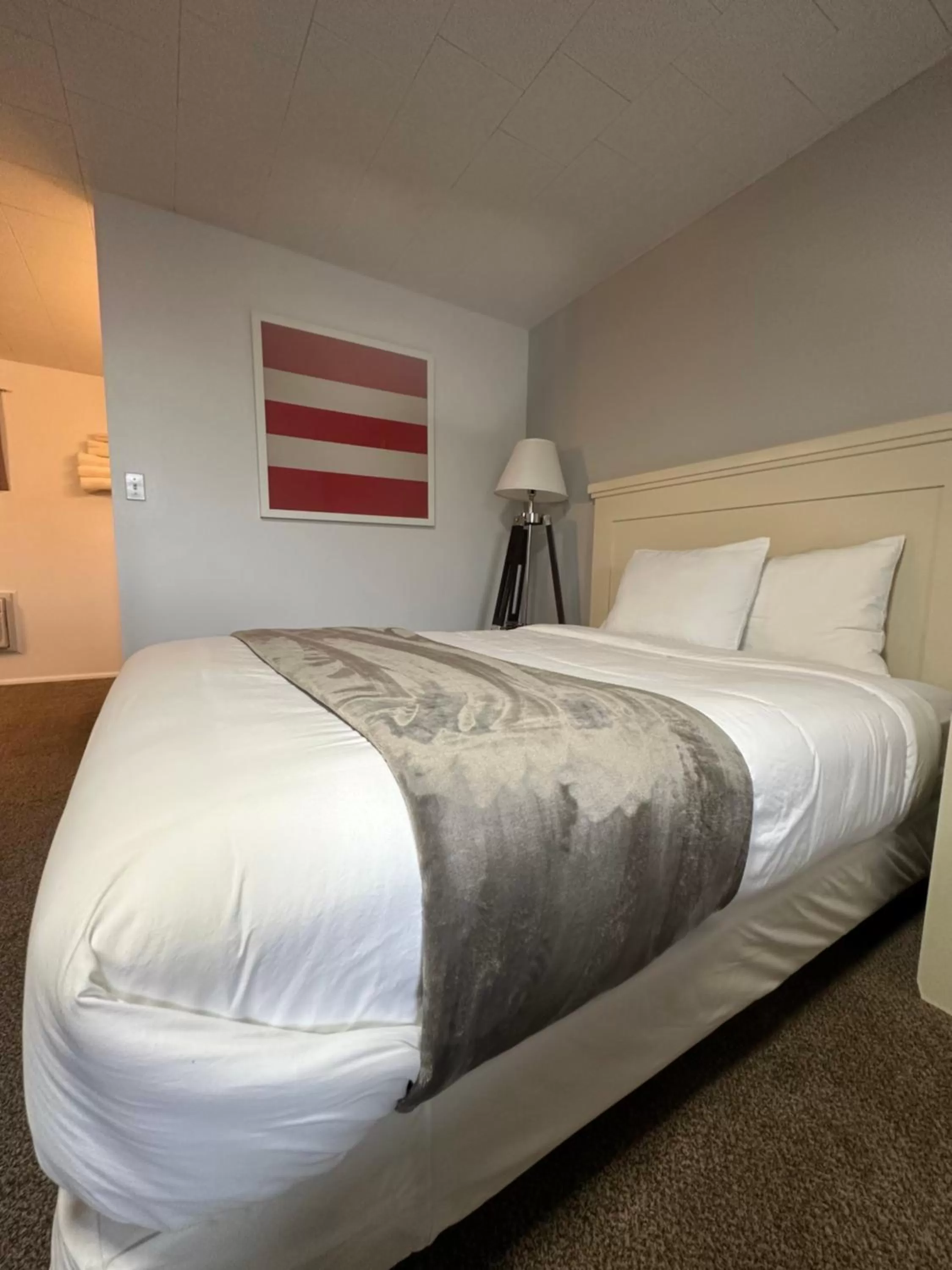 Bed in Fossil Butte Motel