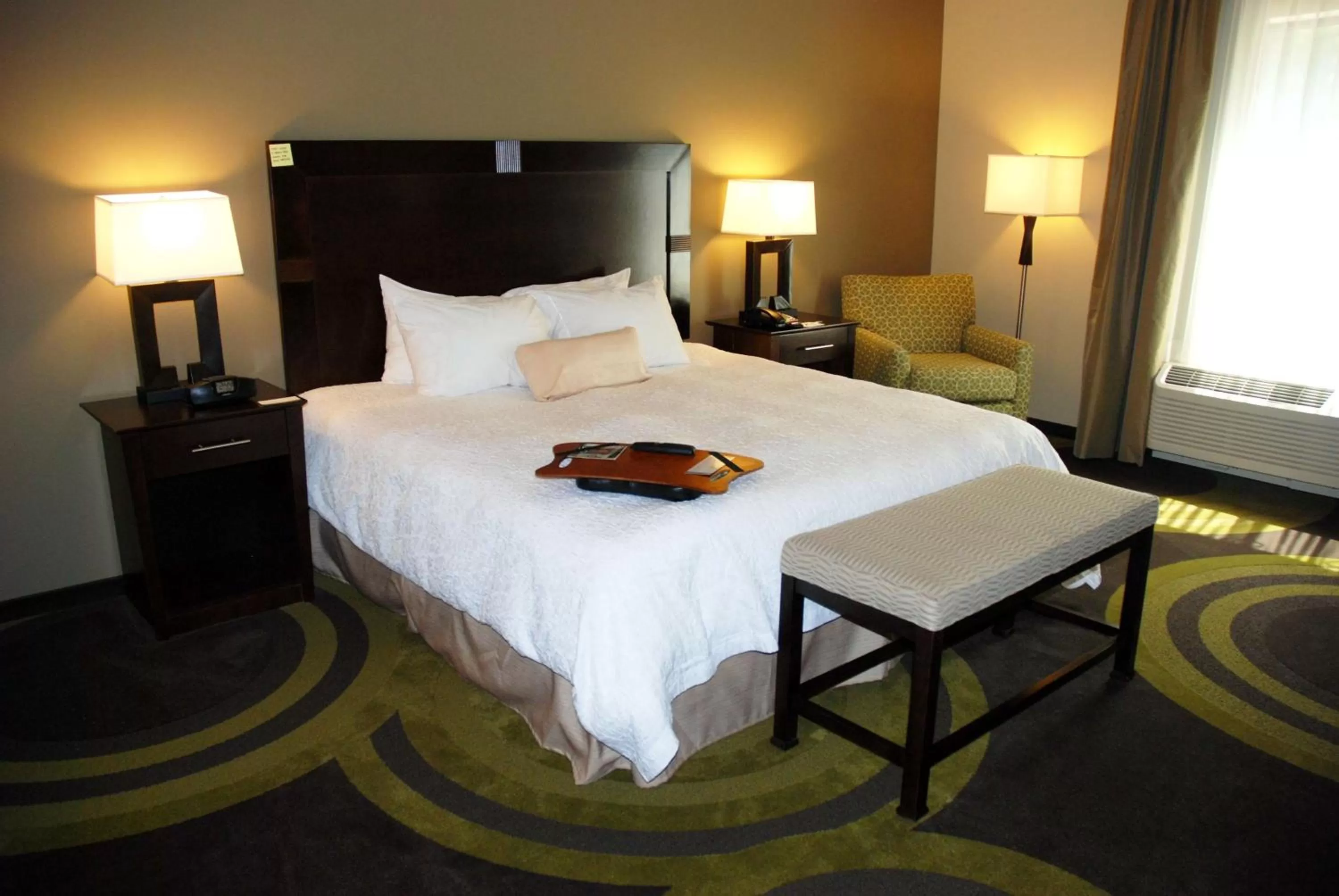 Bed in Hampton Inn Maumelle