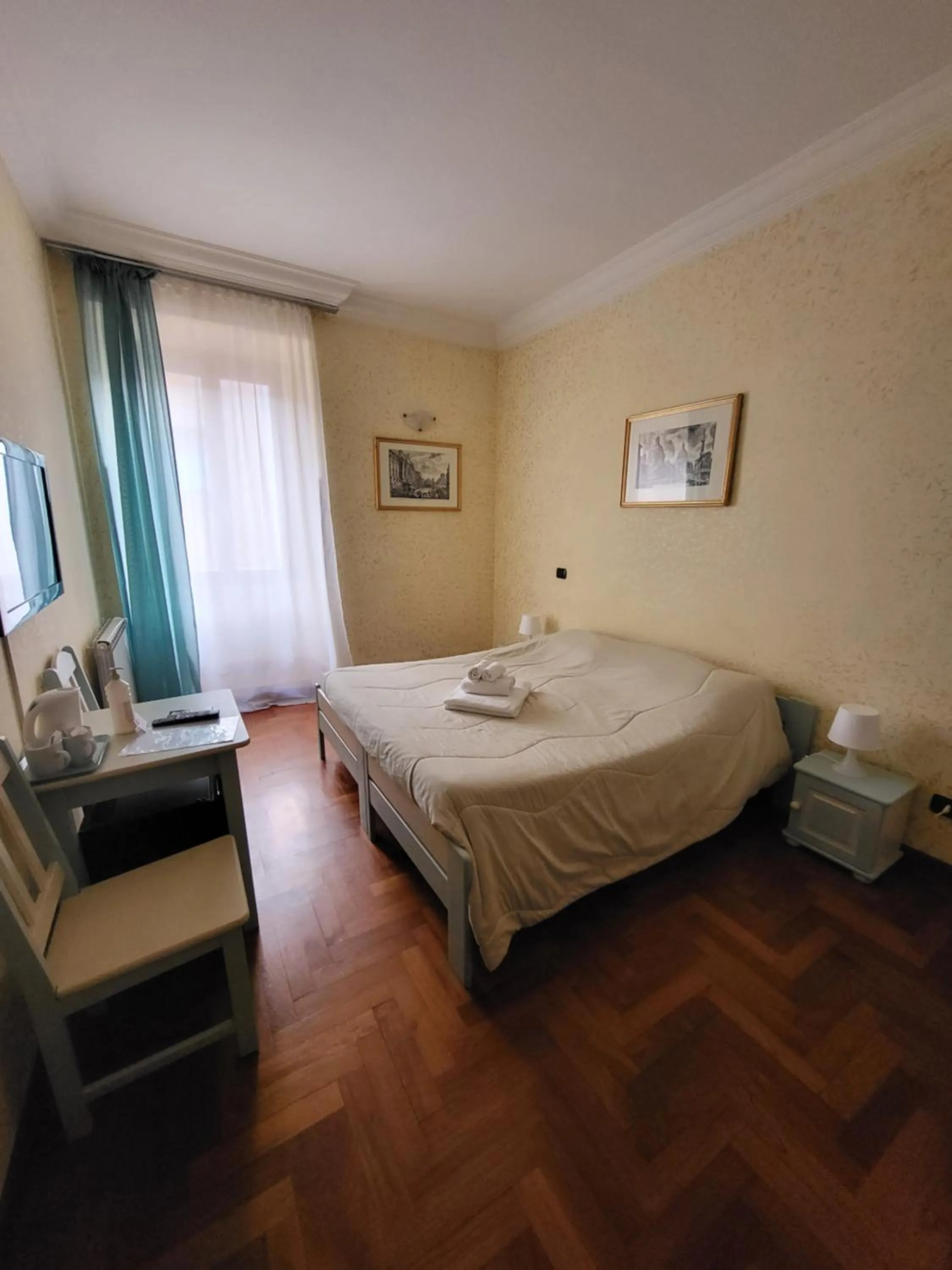 Bed in St. Peter's Rooms Rome