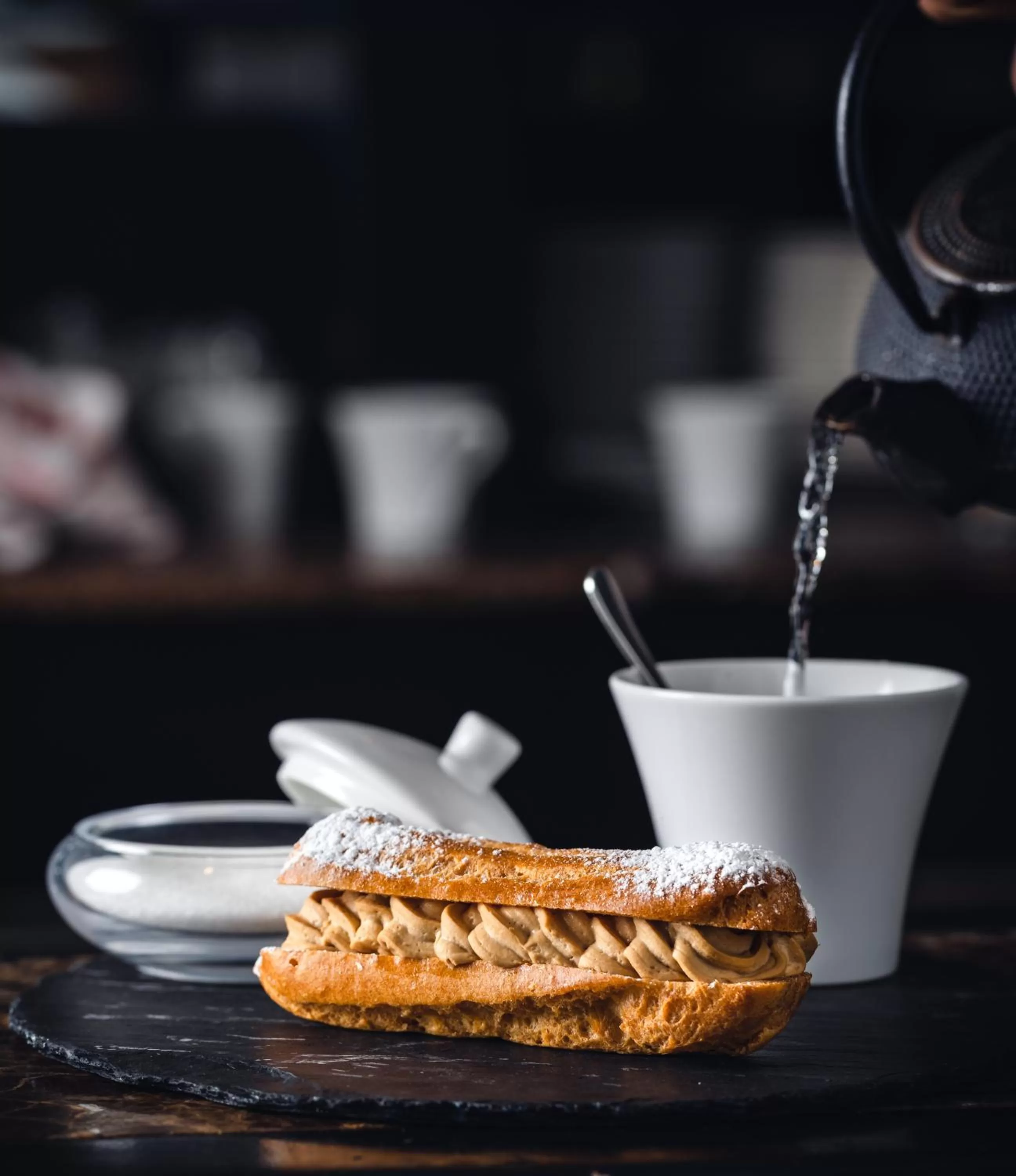 Restaurant/places to eat in Royal Manotel