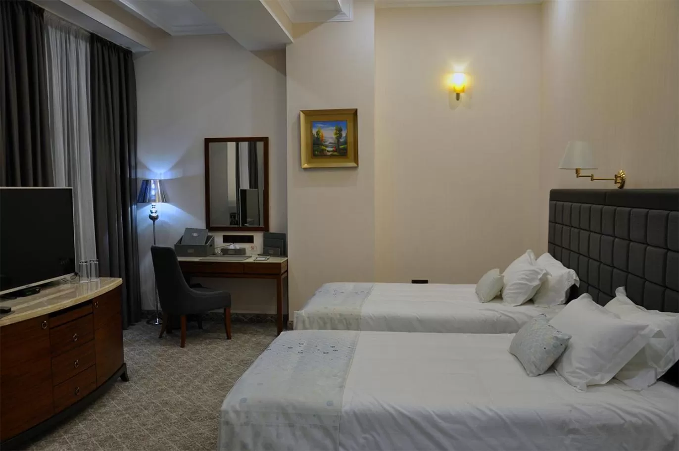 Bed in Parliament Palace Hotel