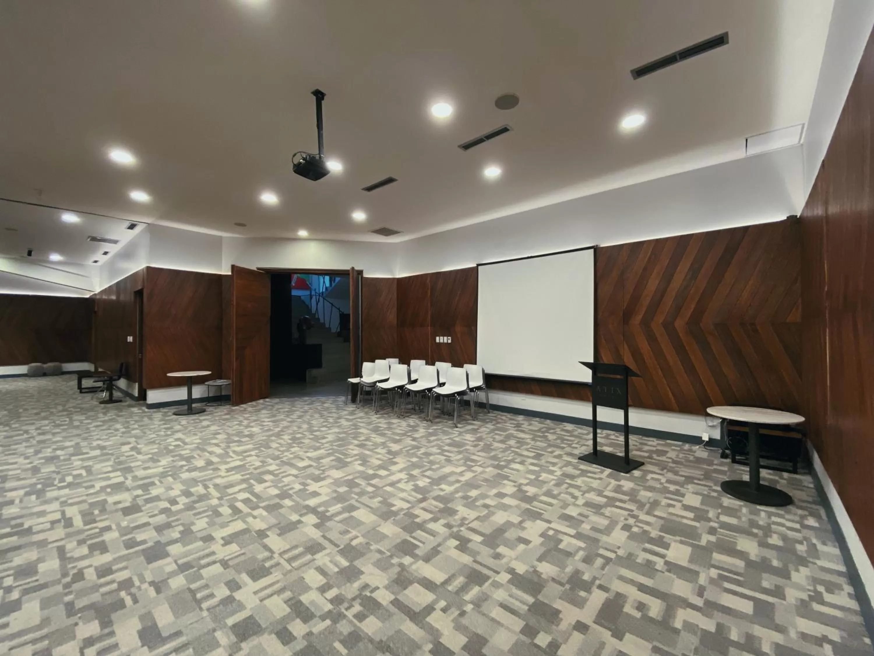 Meeting/conference room in Atix Hotel, a Member of Design Hotels