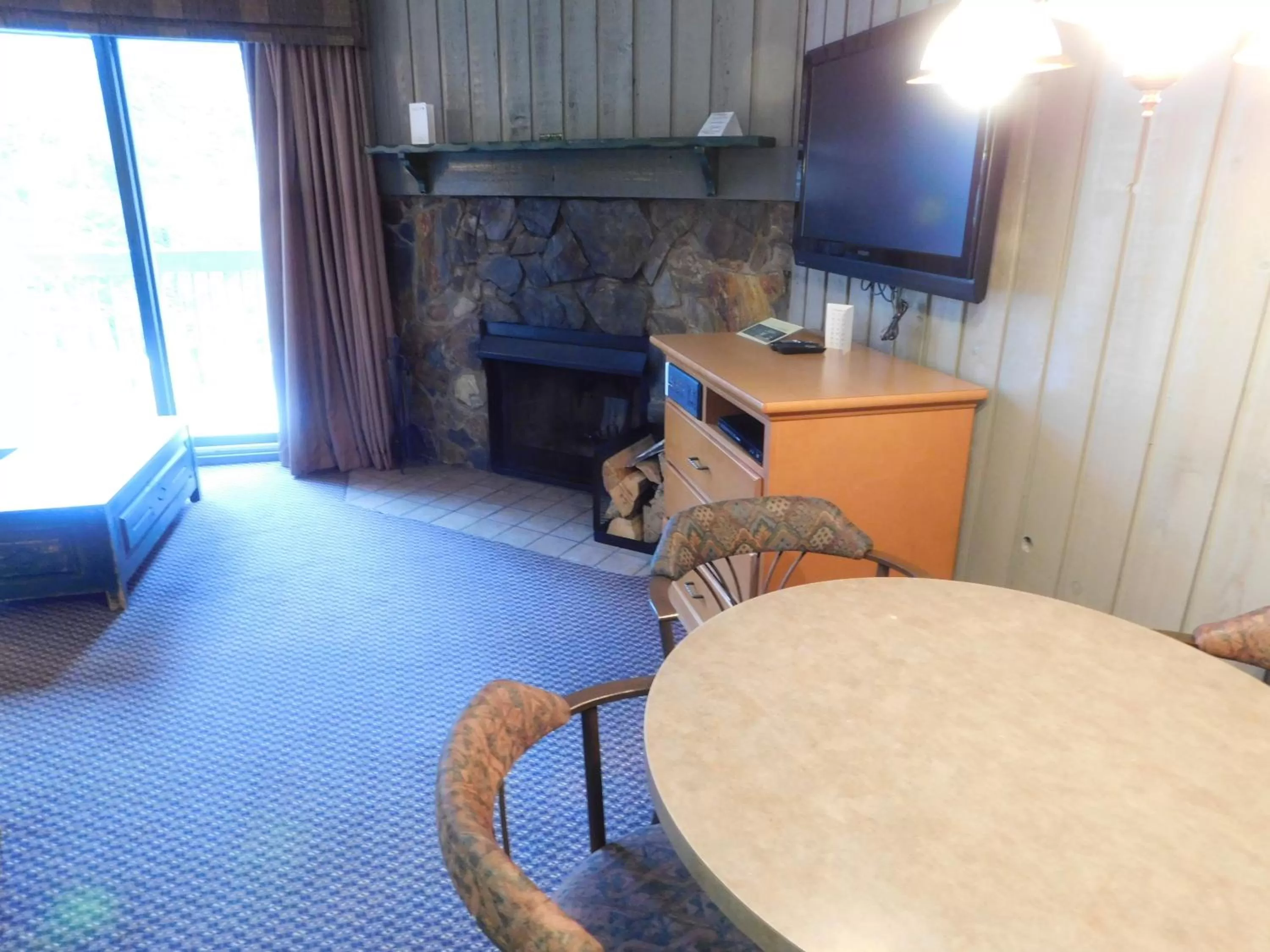 Living room in Douglas Fir Resort & Chalets