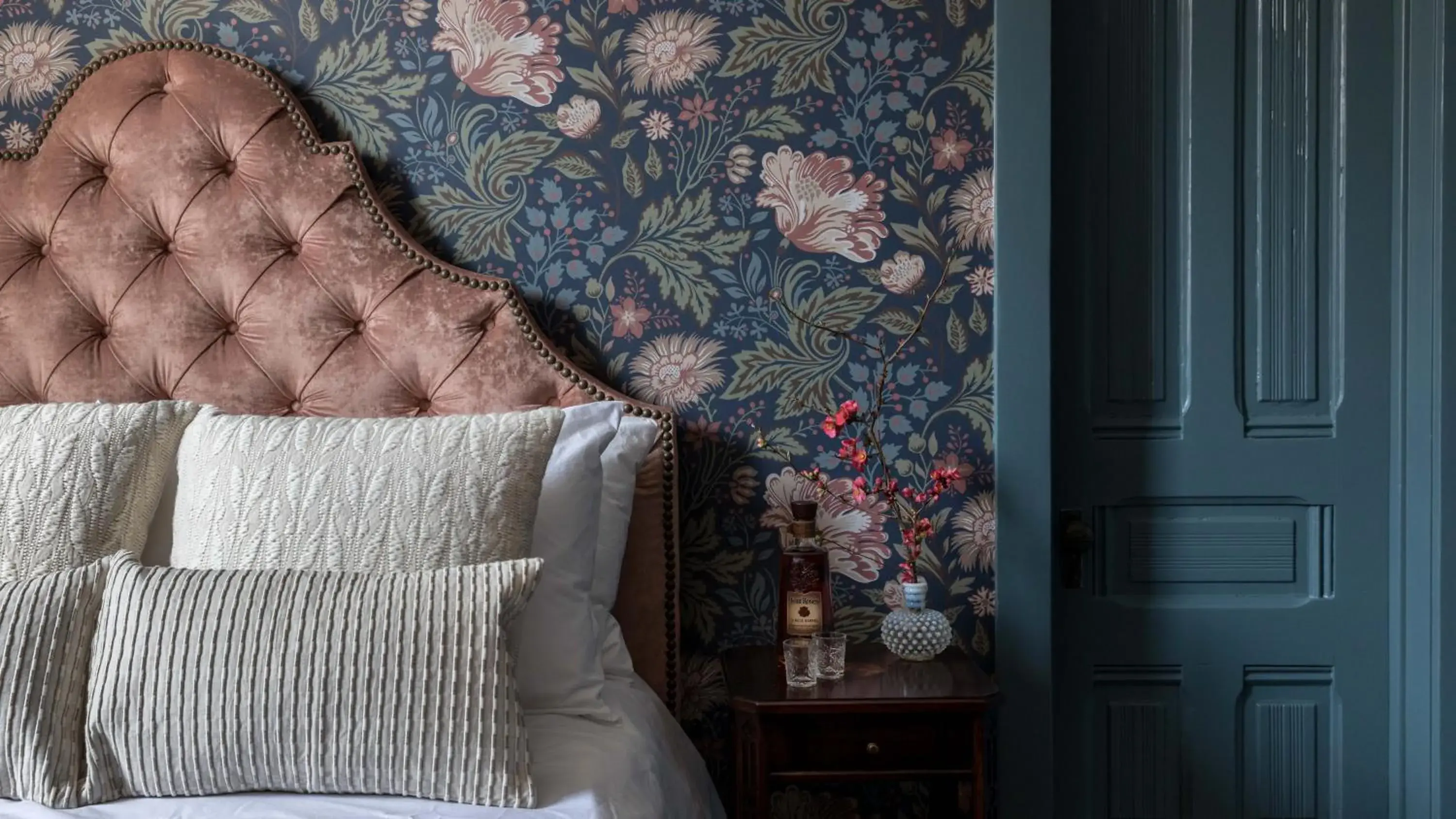 Deluxe Queen Room in National Exchange Hotel Deluxe Queen Room in National Exchange Hotel