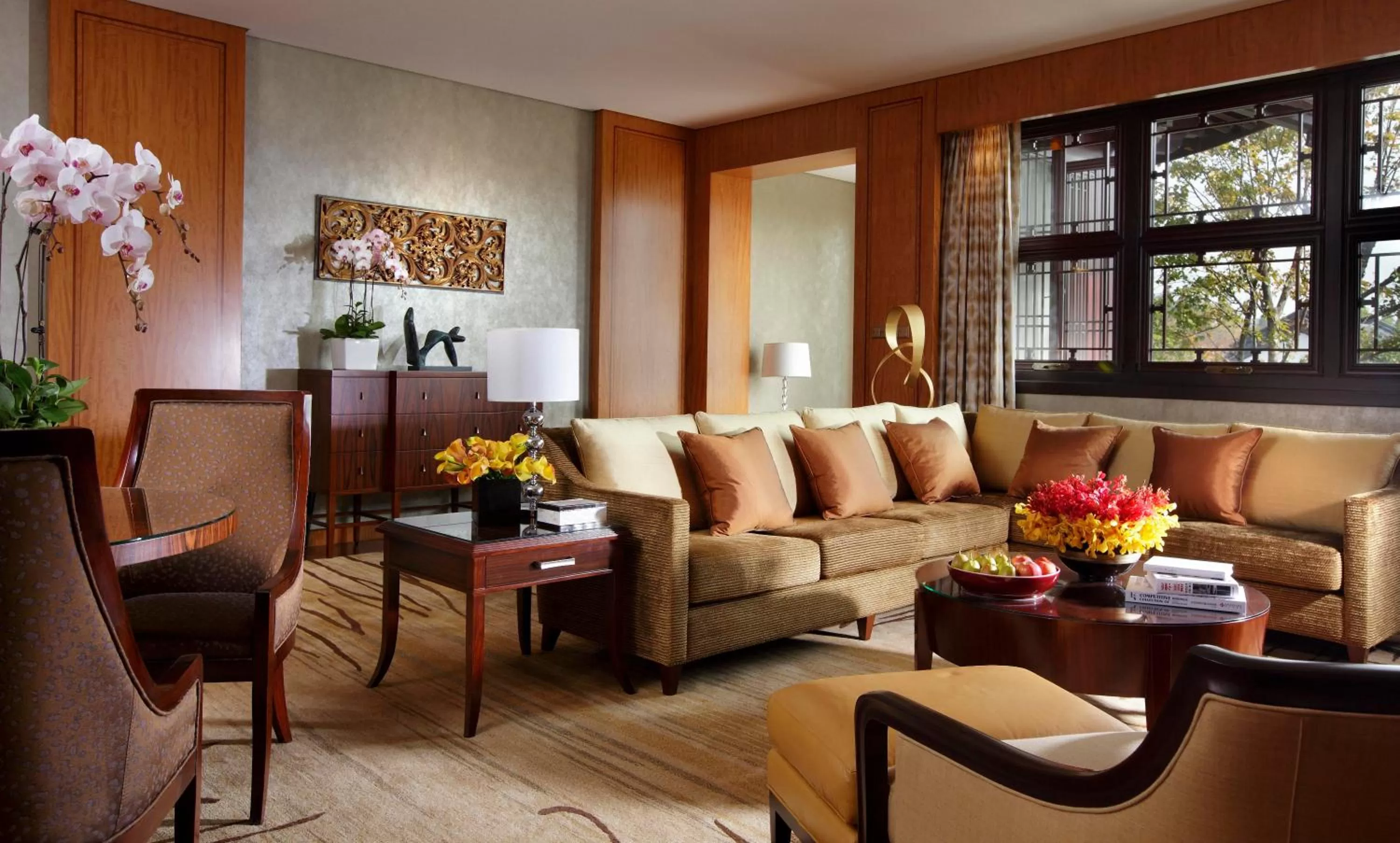 Living room in Four Seasons Hotel Hangzhou at West Lake