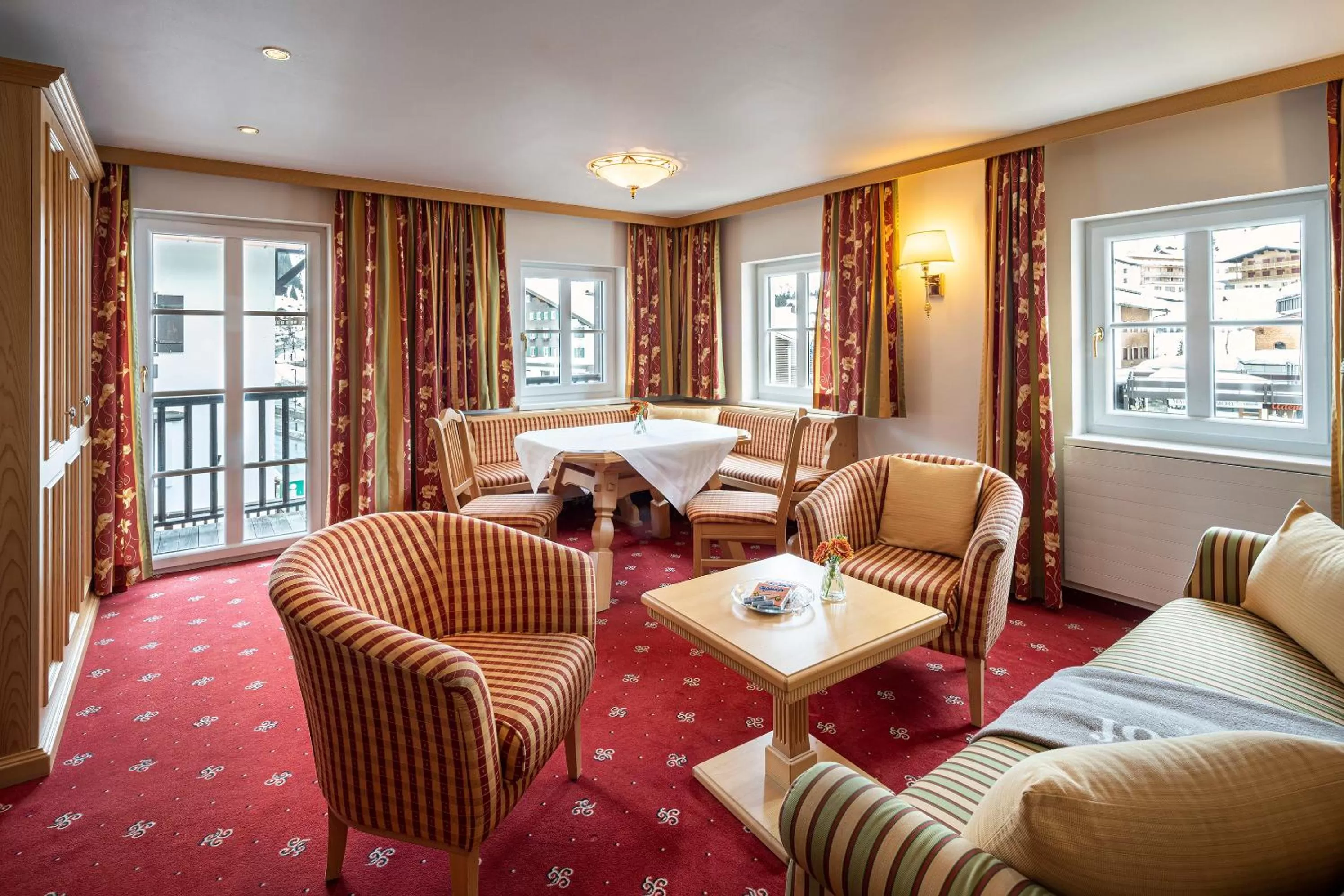 Photo of the whole room, Bed in Hotel Tannbergerhof im Zentrum von Lech