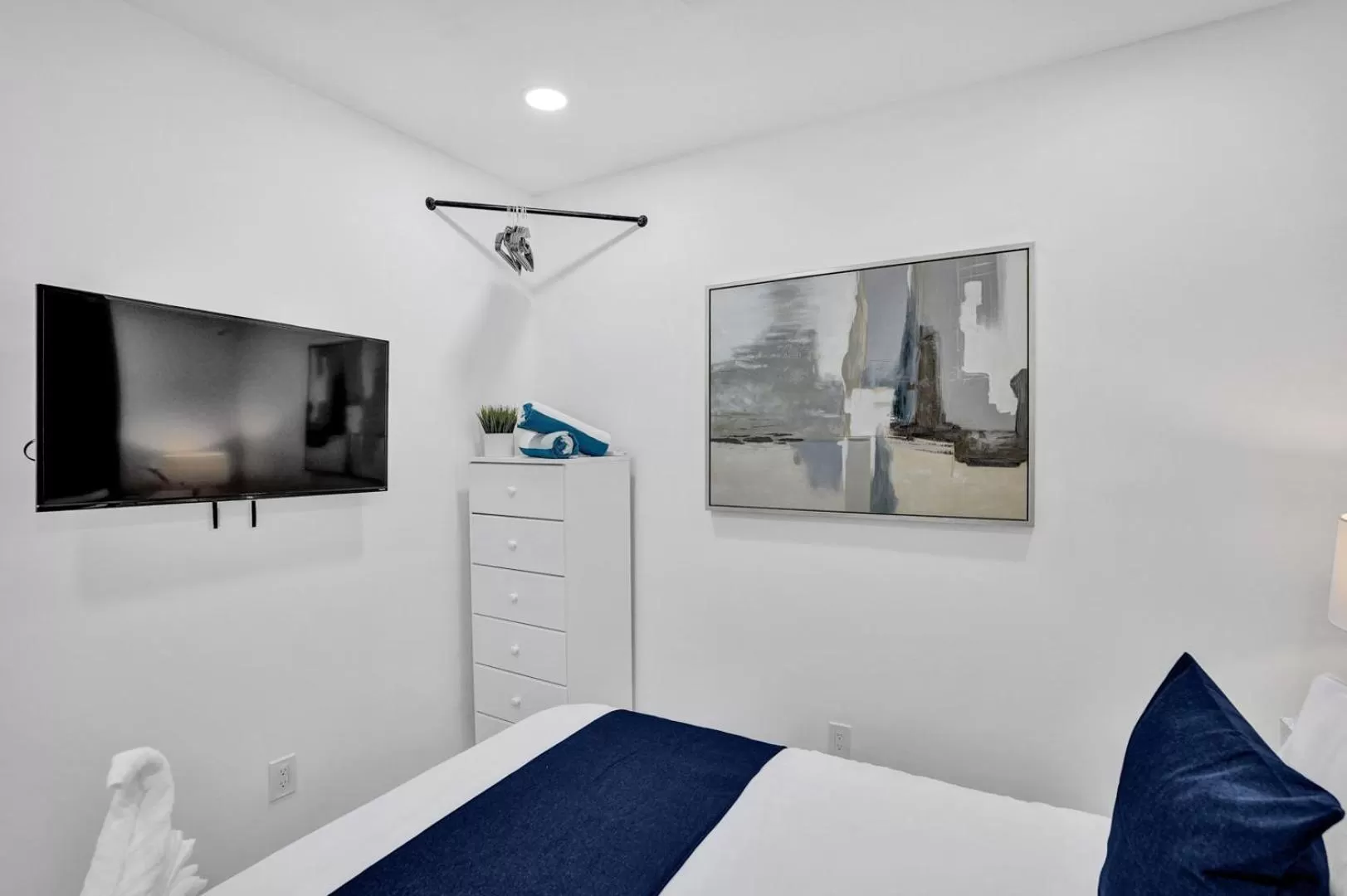 Other, Bed in Fillmore Suits