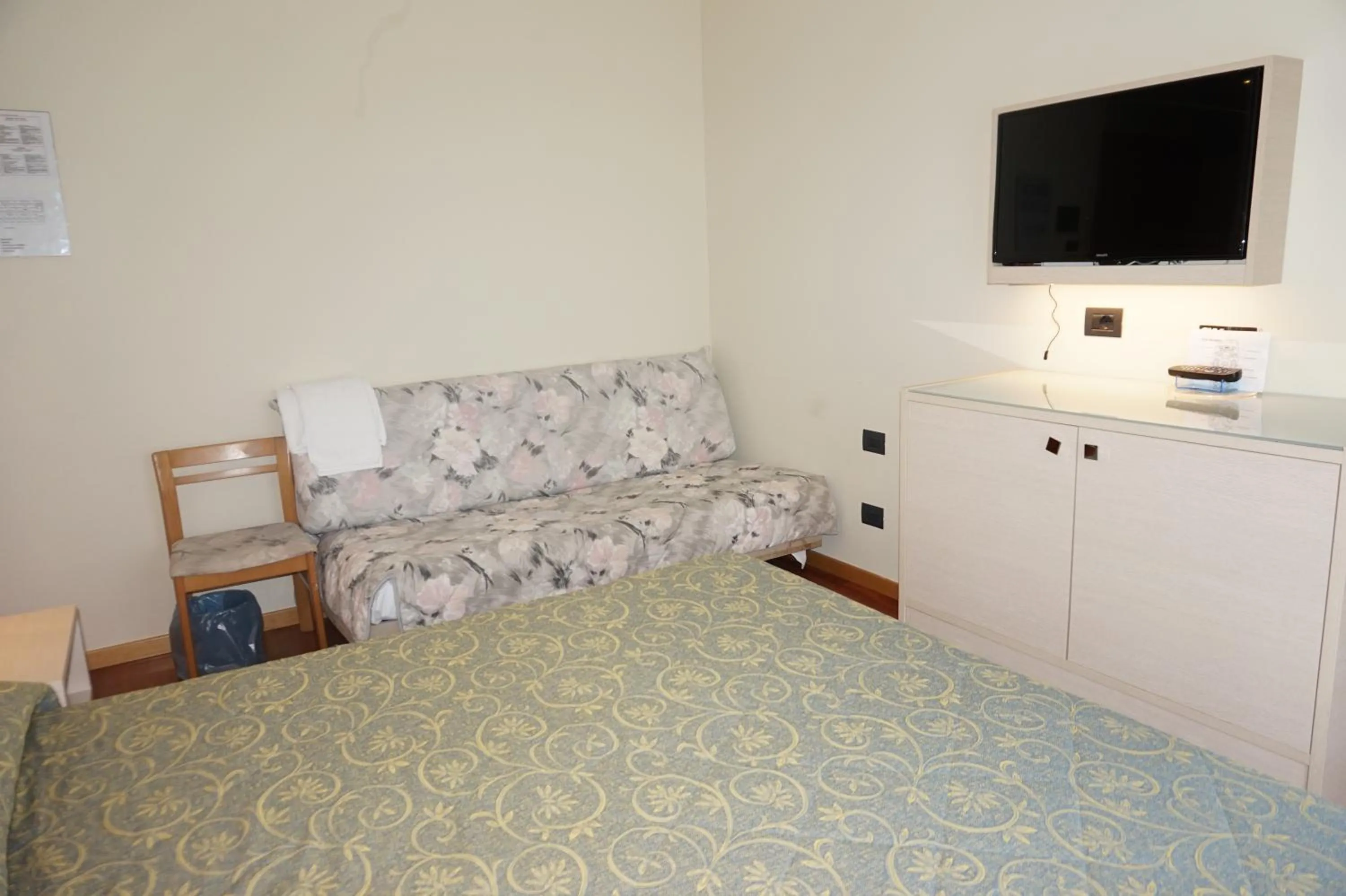 Photo of the whole room, Bed in Hotel Columbus