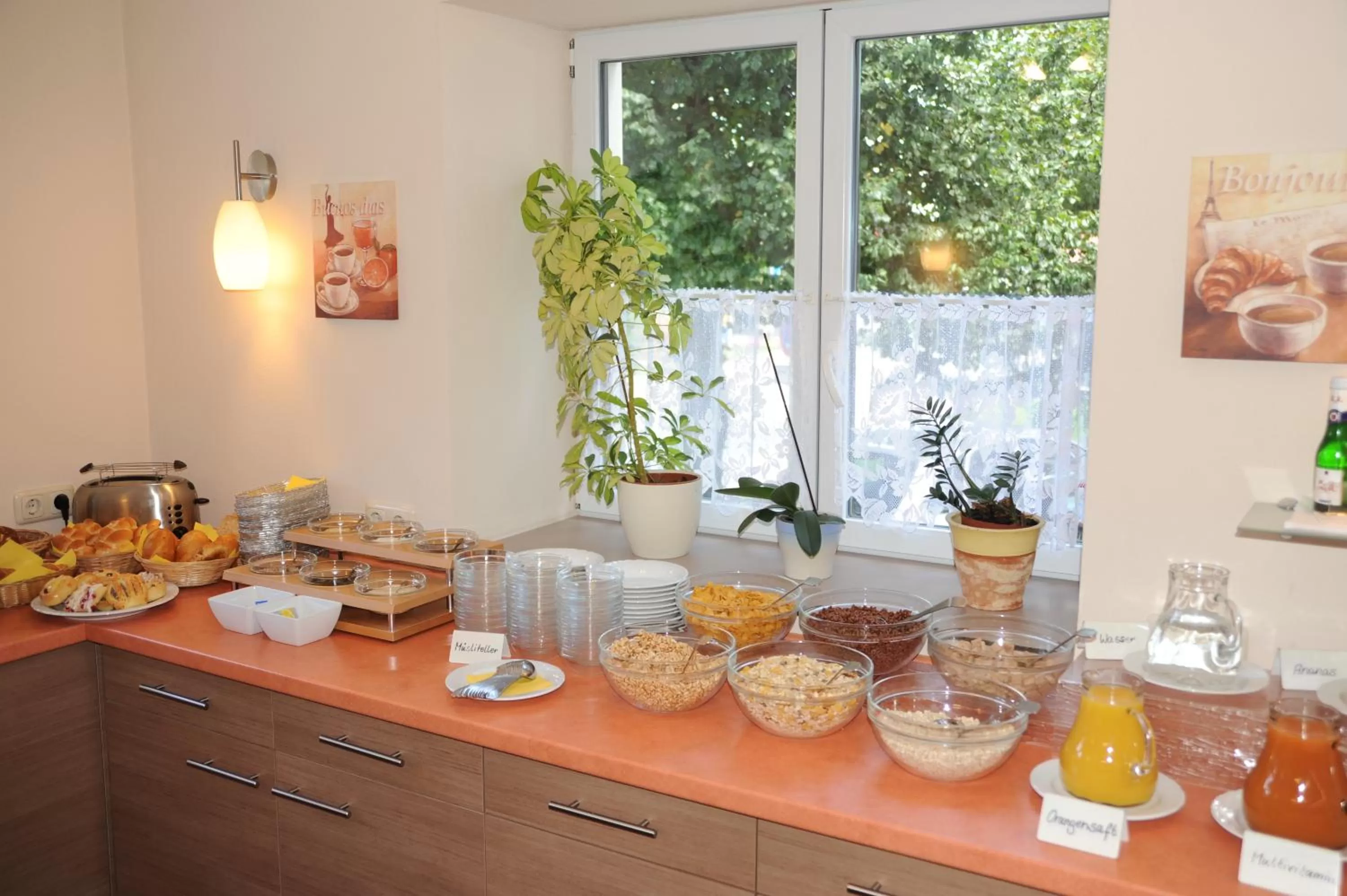 Buffet breakfast in Hotel Post