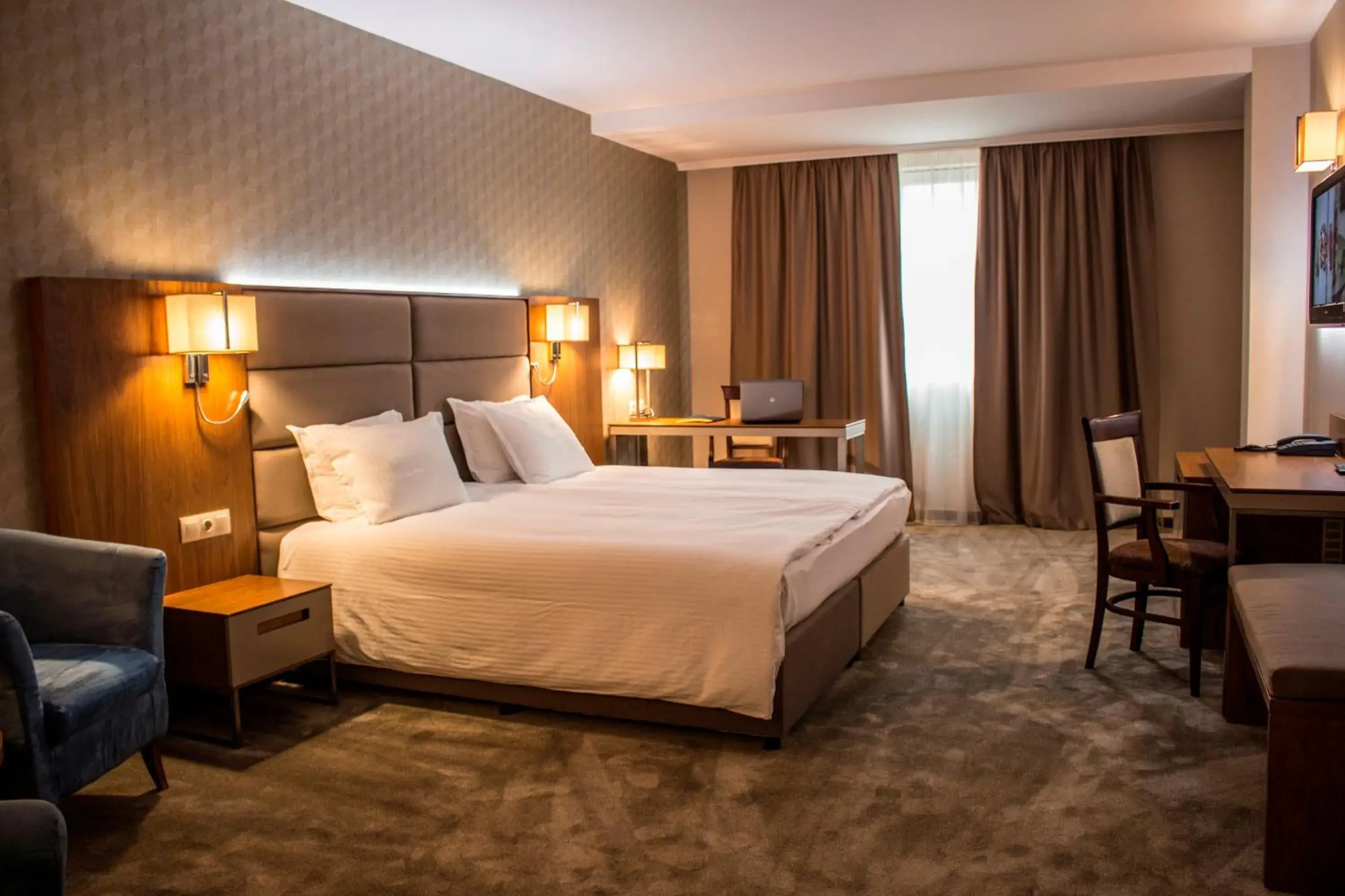 Executive Room 1 King Bed, 39 Sqm, Free Wifi, Central Air Conditioning, Shower in Hotel Golden Tulip Varna Executive Room 1 King Bed, 39 Sqm, Free Wifi, Central Air Conditioning, Shower in Hotel Golden Tulip Varna