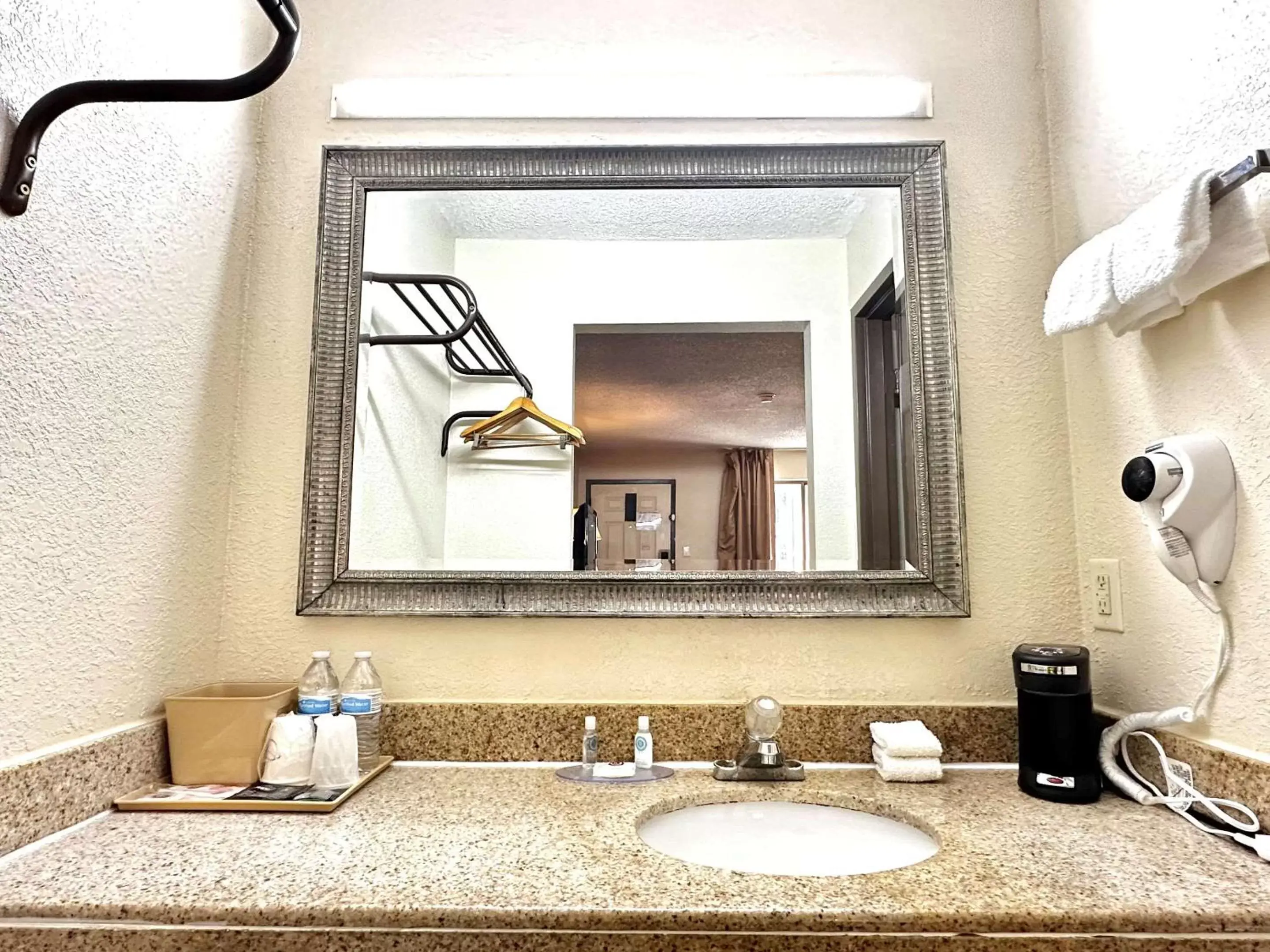 Queen Room with Two Queen Beds - Accessible/Non Smoking in EconomyLodge Queen Room with Two Queen Beds - Accessible/Non Smoking in EconomyLodge