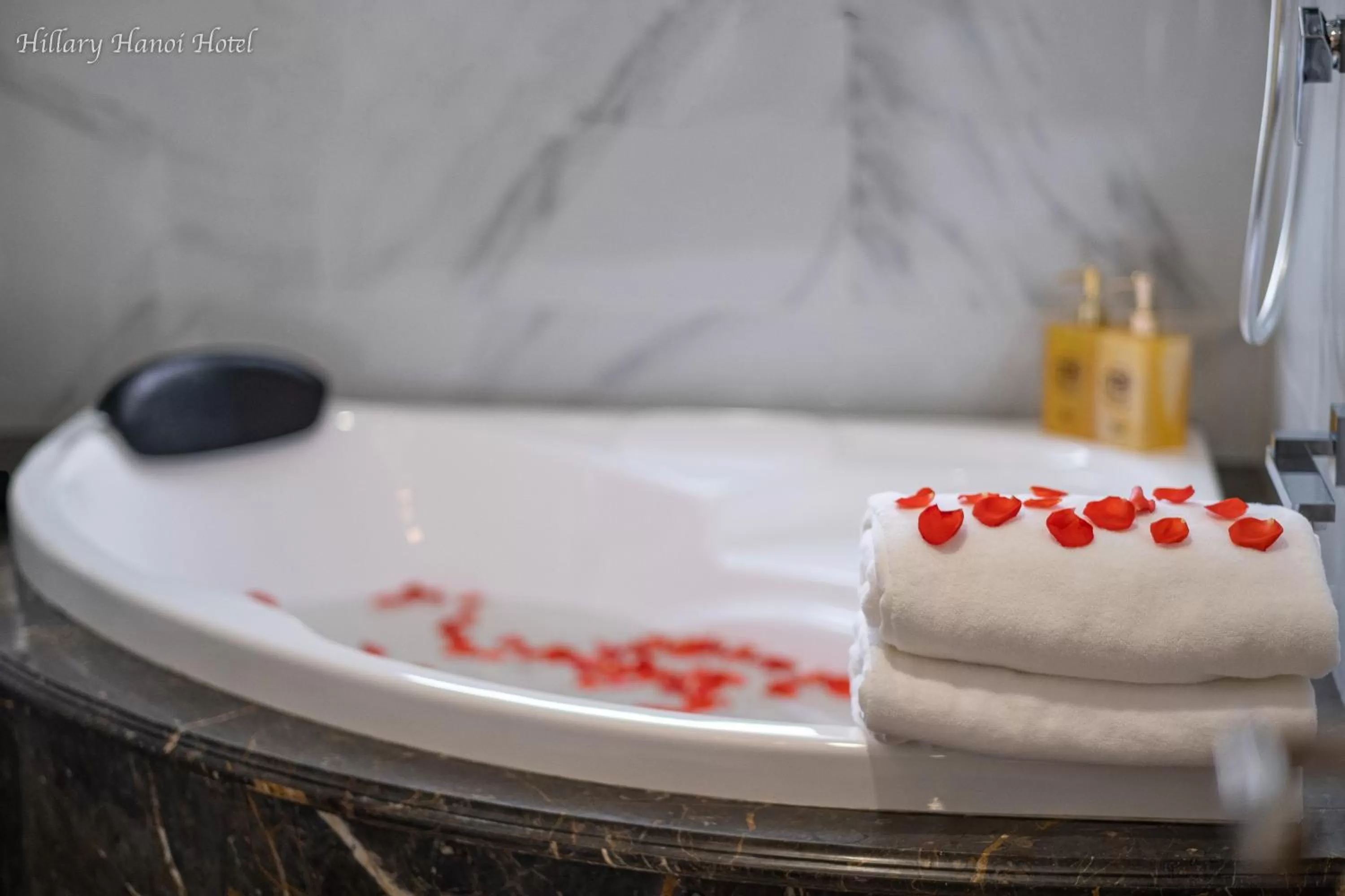 Bath in Hillary Hanoi Hotel