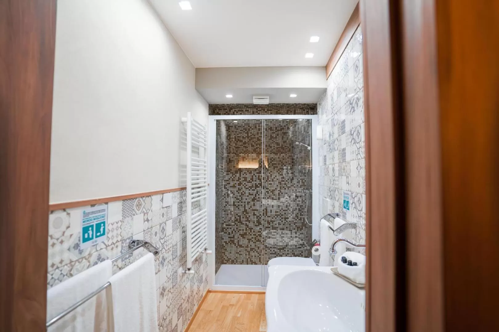 Shower, Bathroom in Grantò B&B