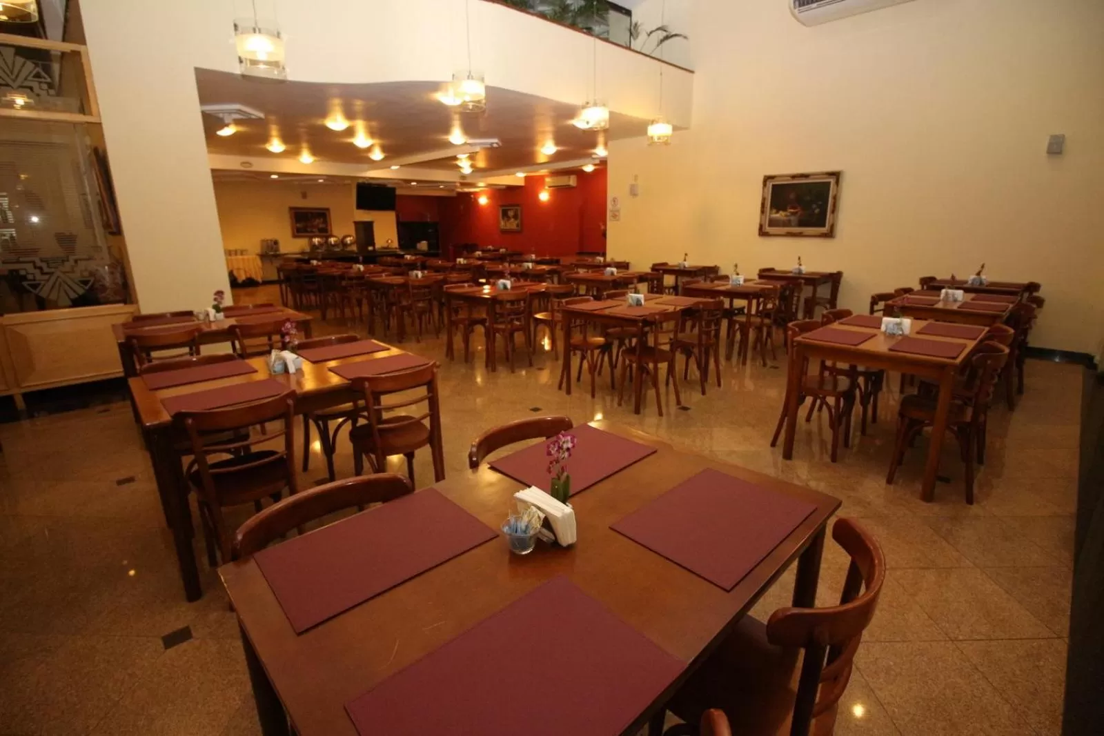 Restaurant/places to eat in Carlton Plaza São José dos Campos