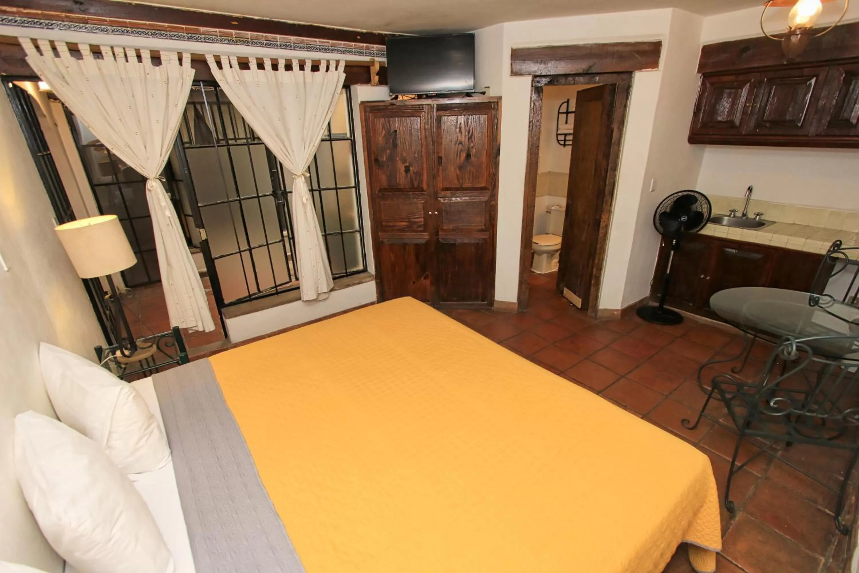 Bedroom, Bed in Hotel Real Guanajuato