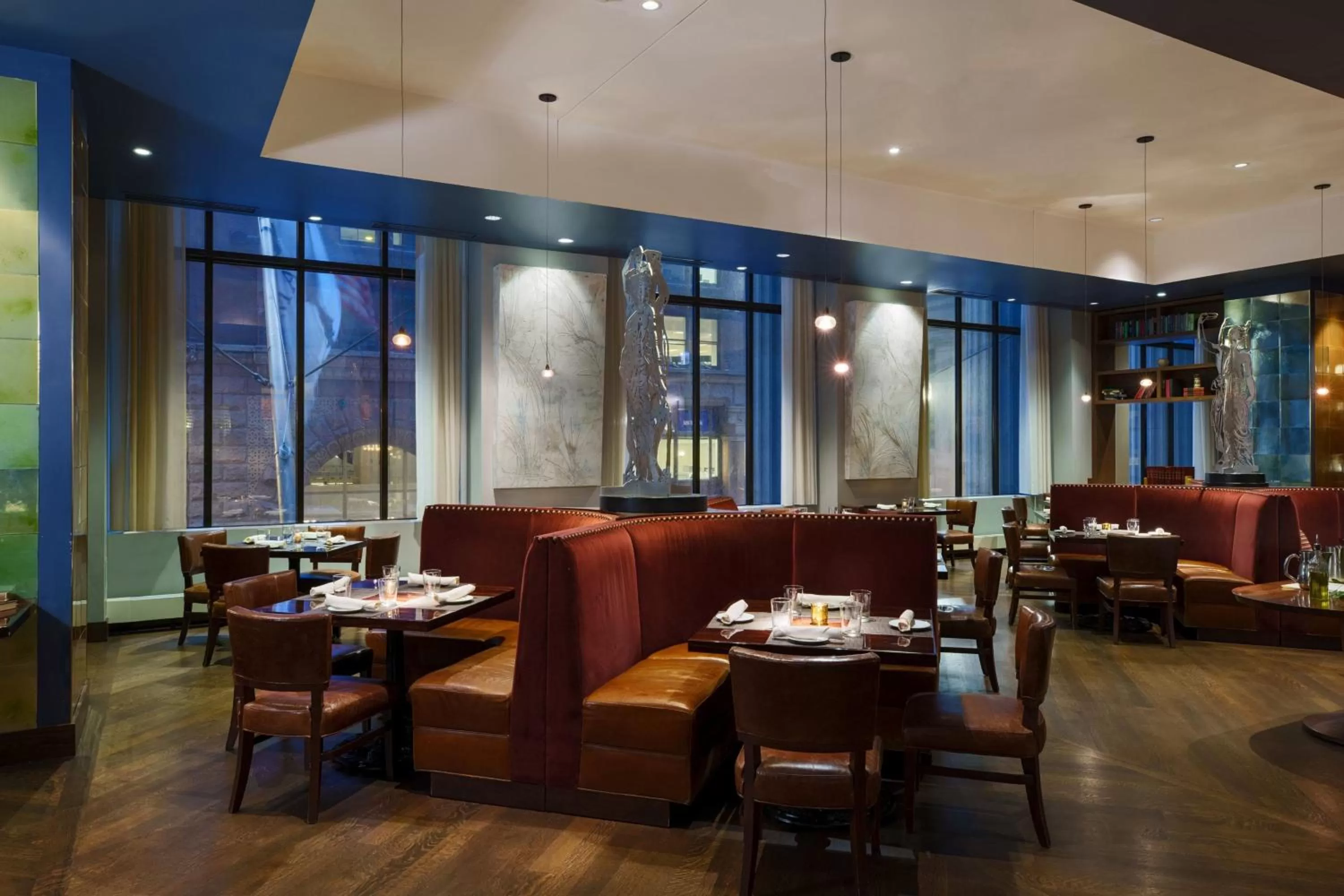 Restaurant/places to eat in JW Marriott Chicago