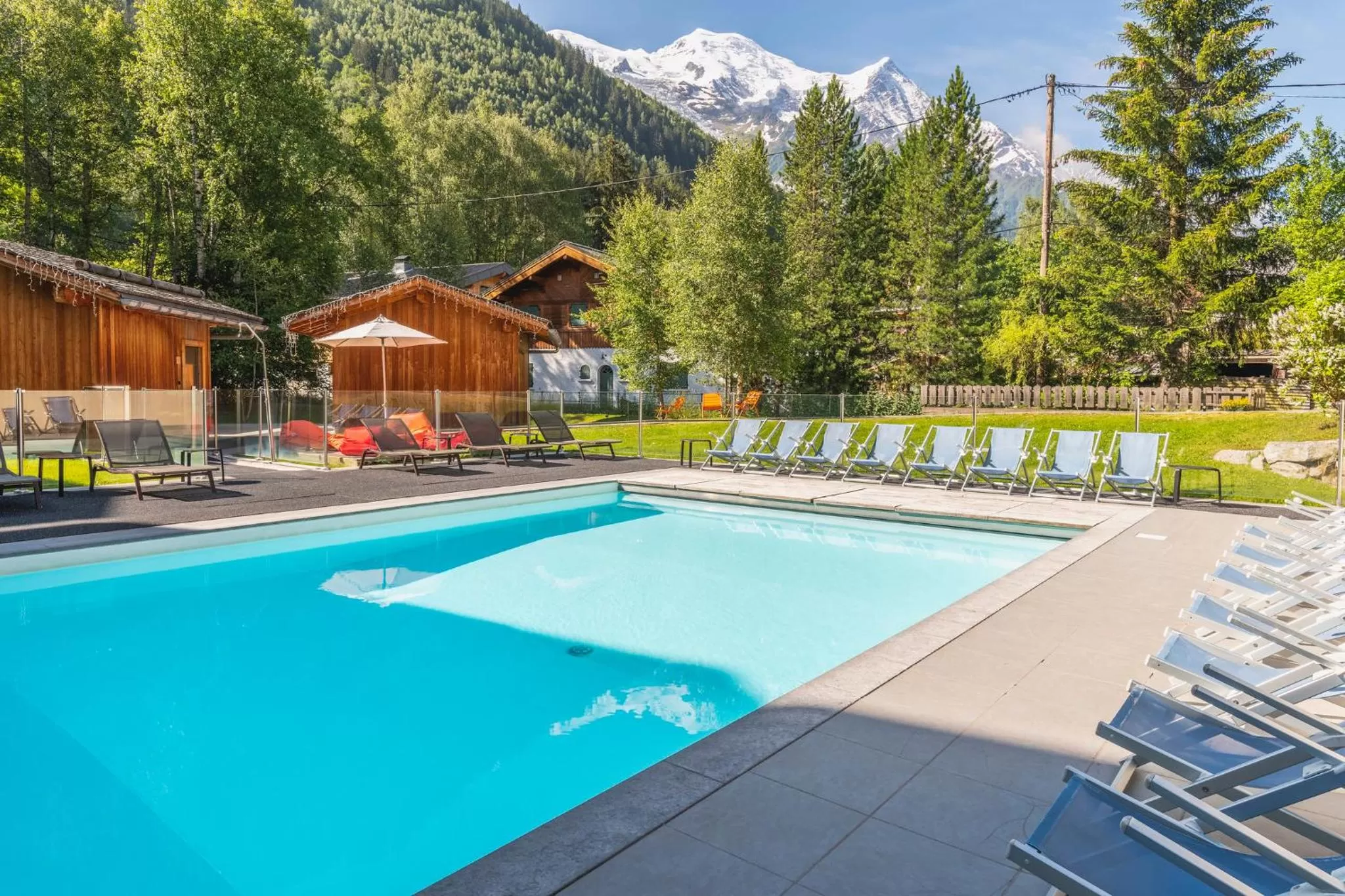 Swimming pool in Hôtel Les Aiglons Chamonix