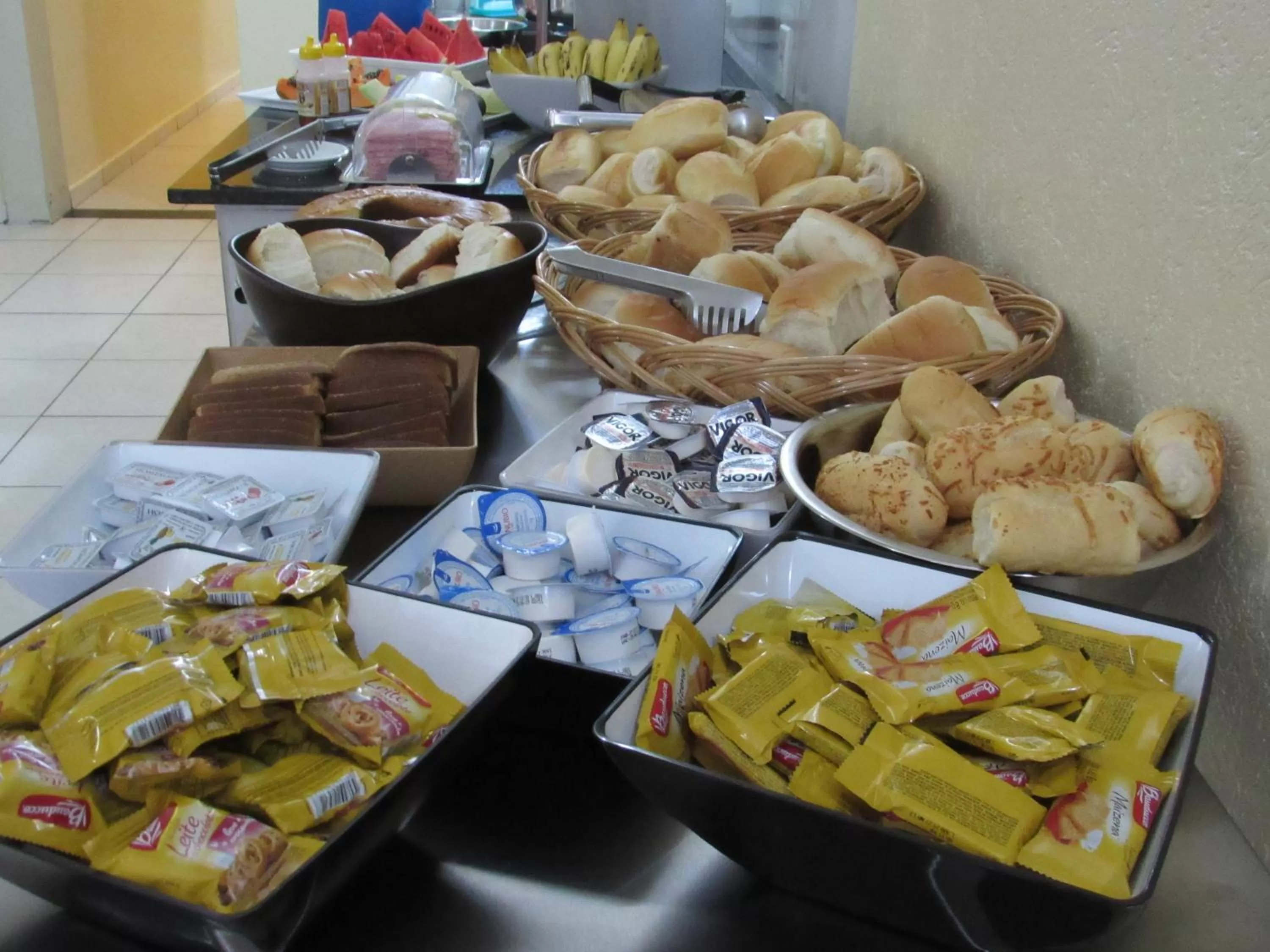 Breakfast in Hotel Salomão - Próximo a 25 de Março, Bom Retiro, Brás e Rua Santa Efigênia, a 2 minutos do Mirante Sampa Sky e pista de Skate Anhangabaú