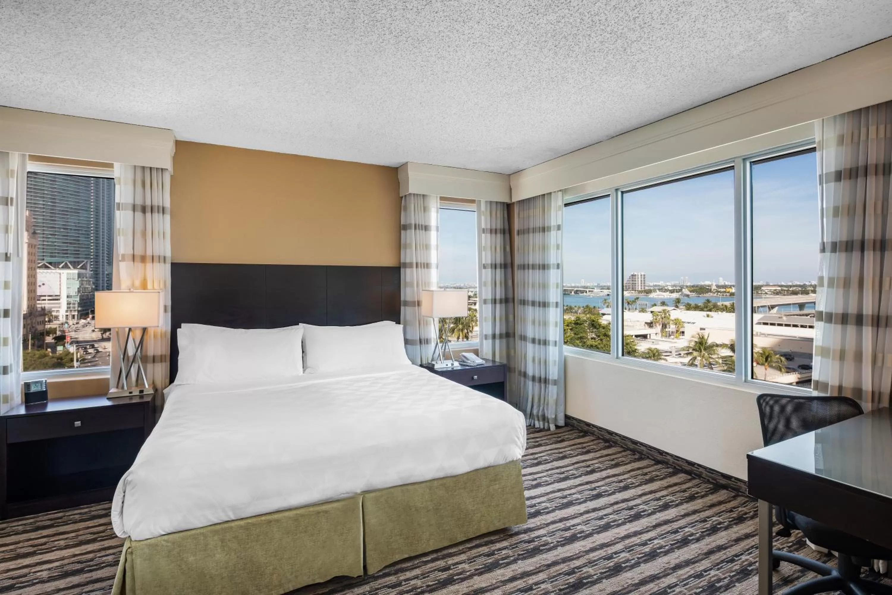 Photo of the whole room, Bed in Holiday Inn Hotel Port of Miami-Downtown by IHG