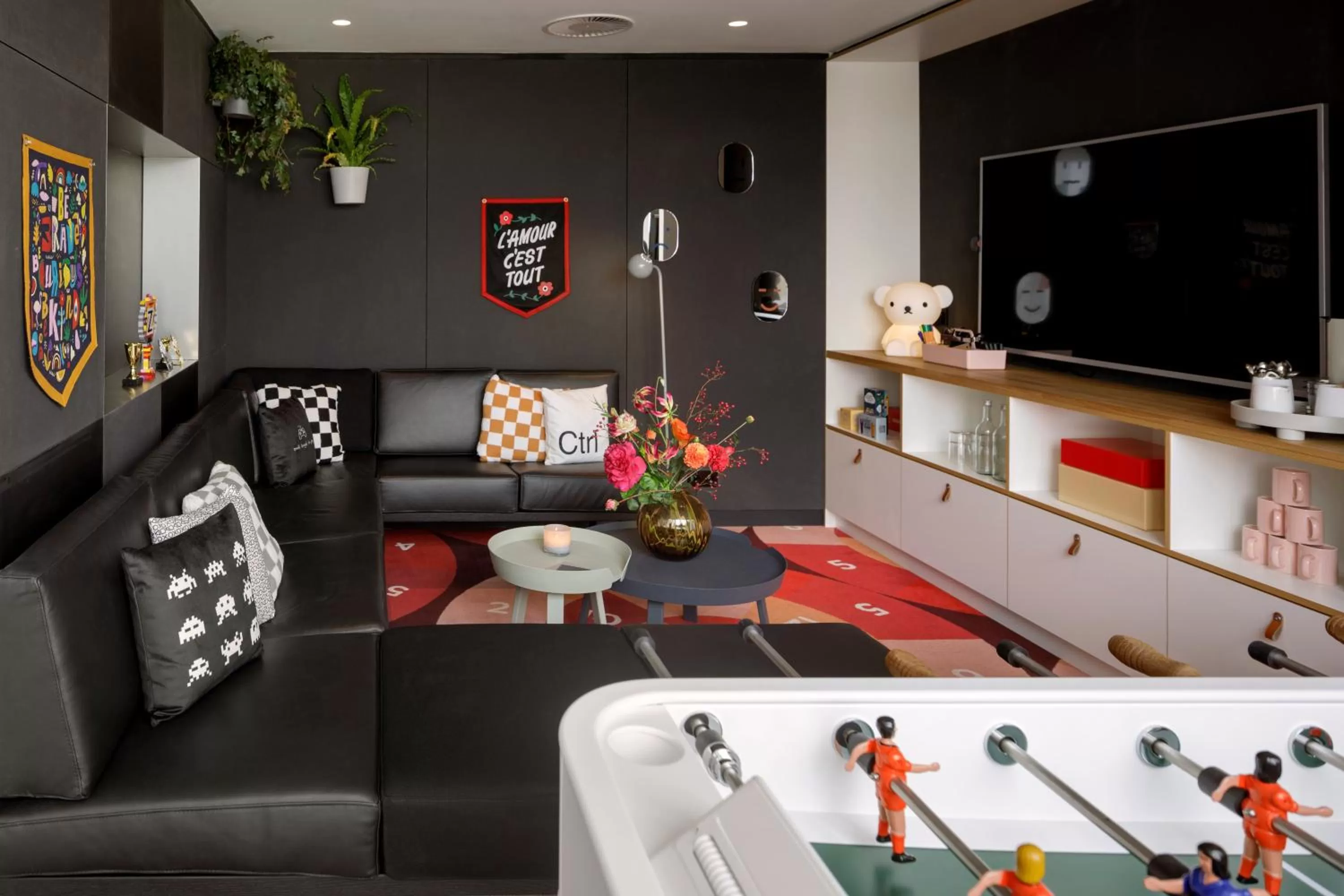 Meeting/conference room in Zoku Paris