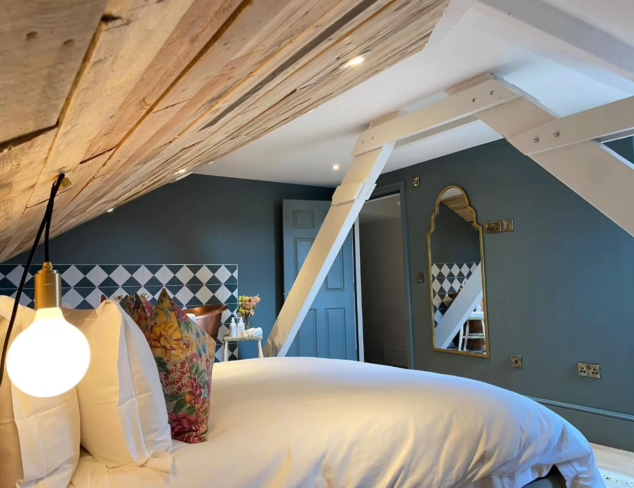 Bed in Railway House York by Chateau Anna