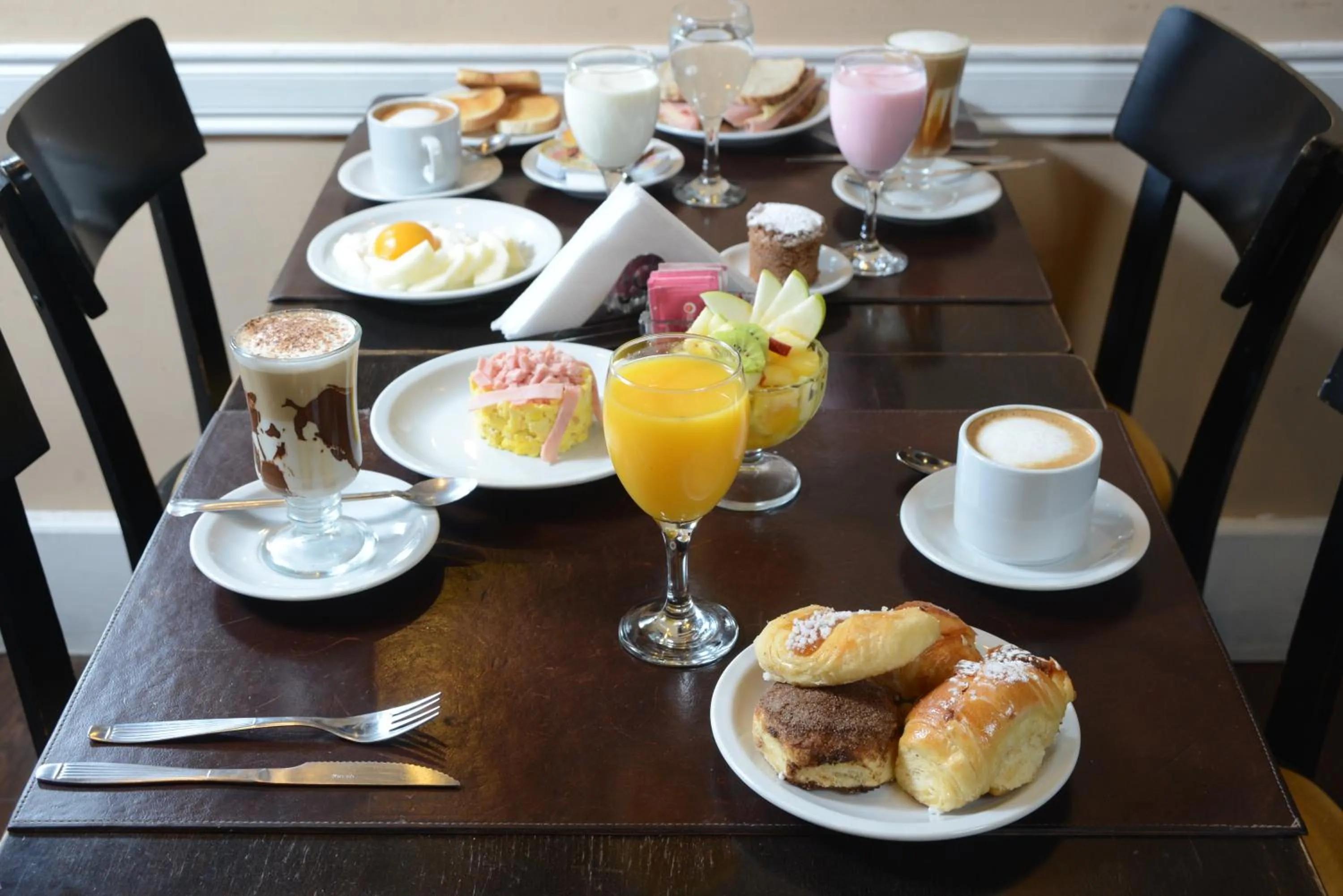 Restaurant/places to eat in Up Viamonte Hotel