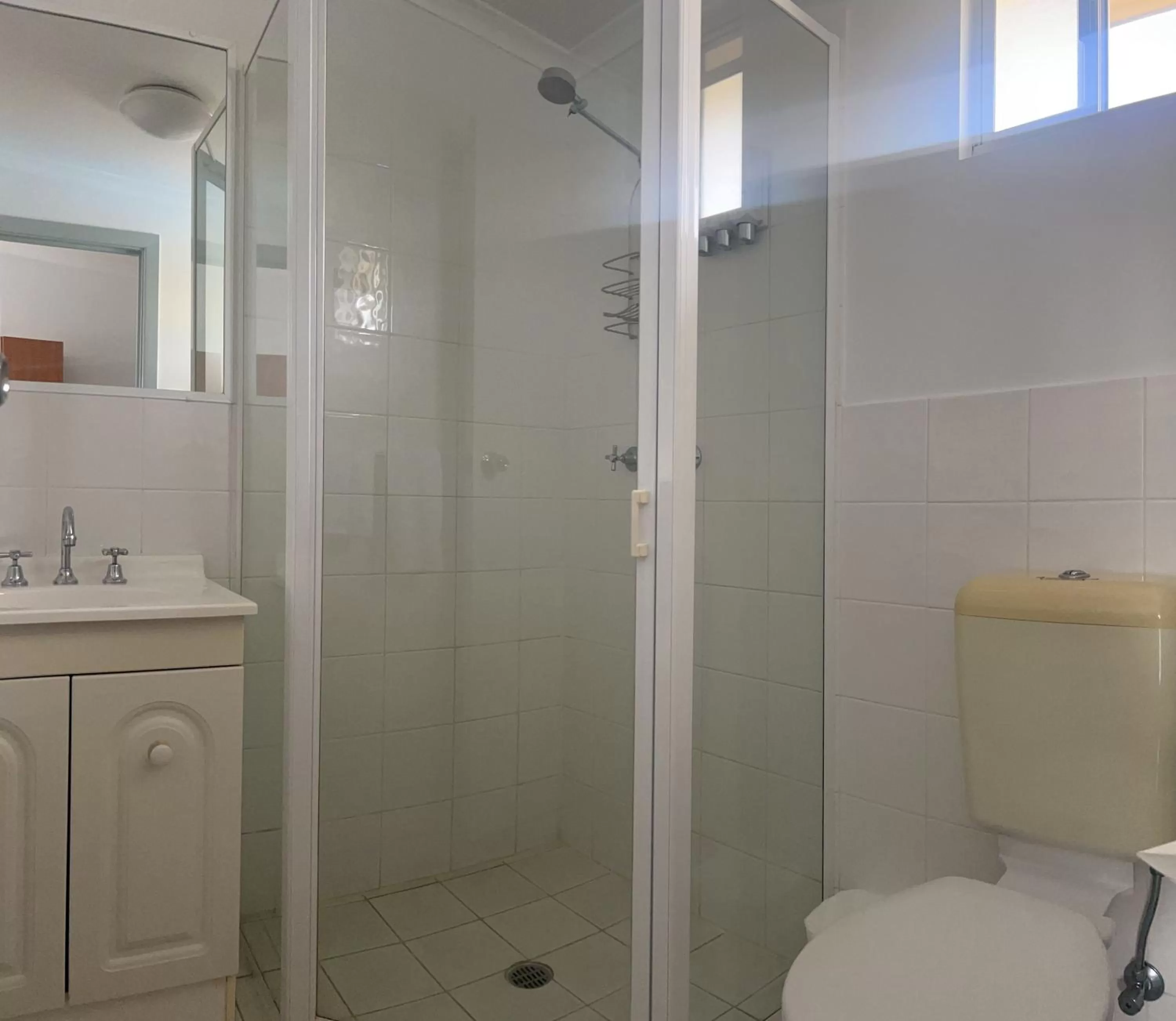 Bathroom in Pete's Place Roma