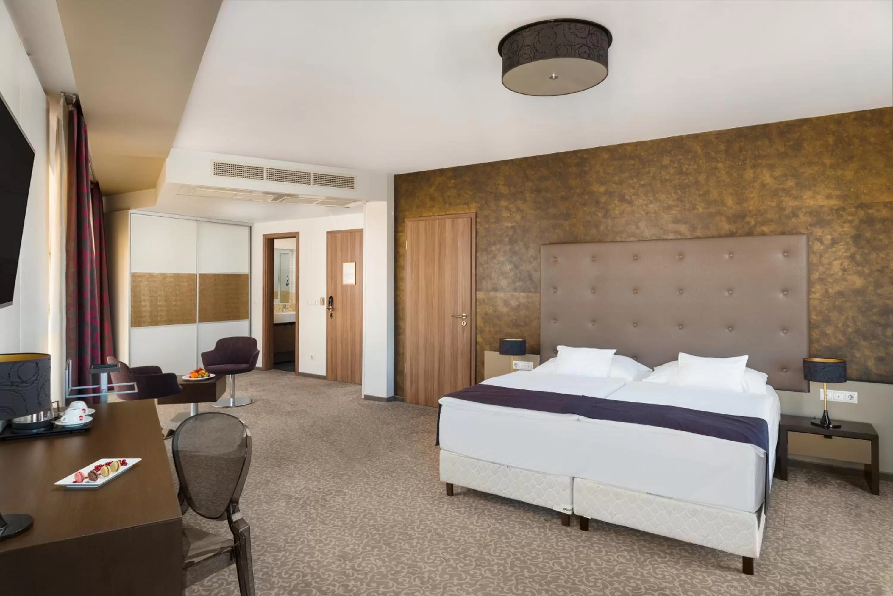 Bedroom, Bed in Corso Hotel Pécs