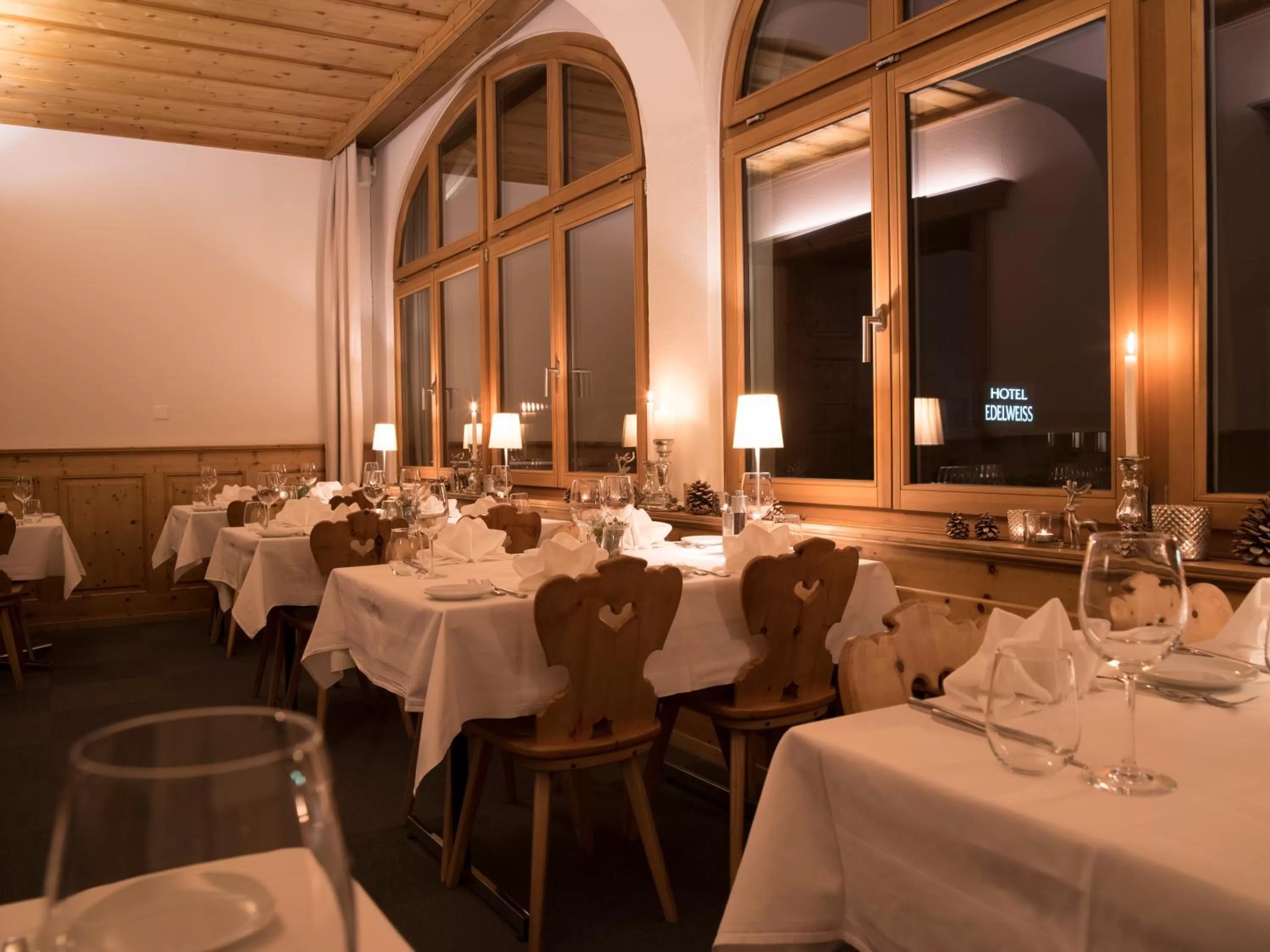 Restaurant/places to eat in Hotel Edelweiss