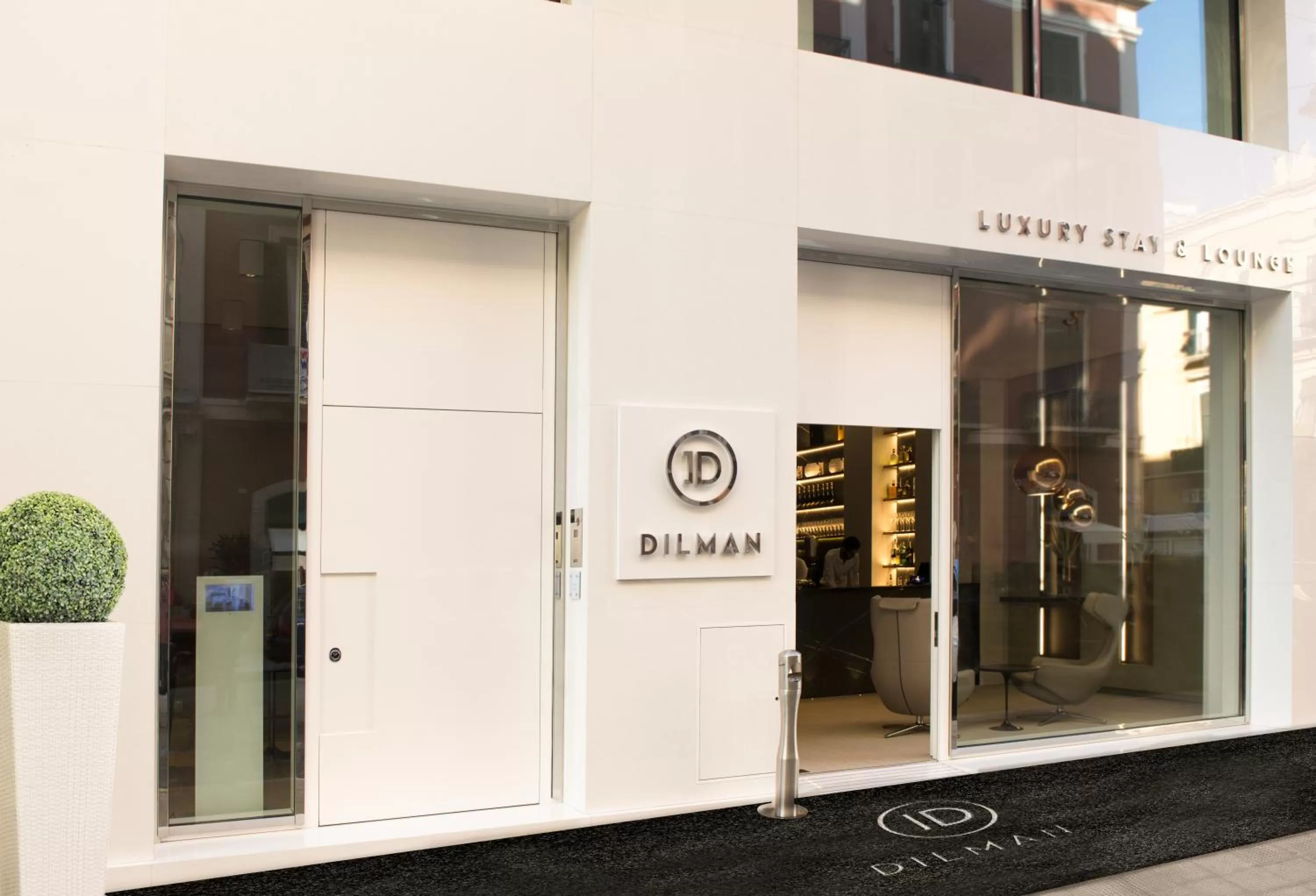 Street view in Dilman Luxury Stay