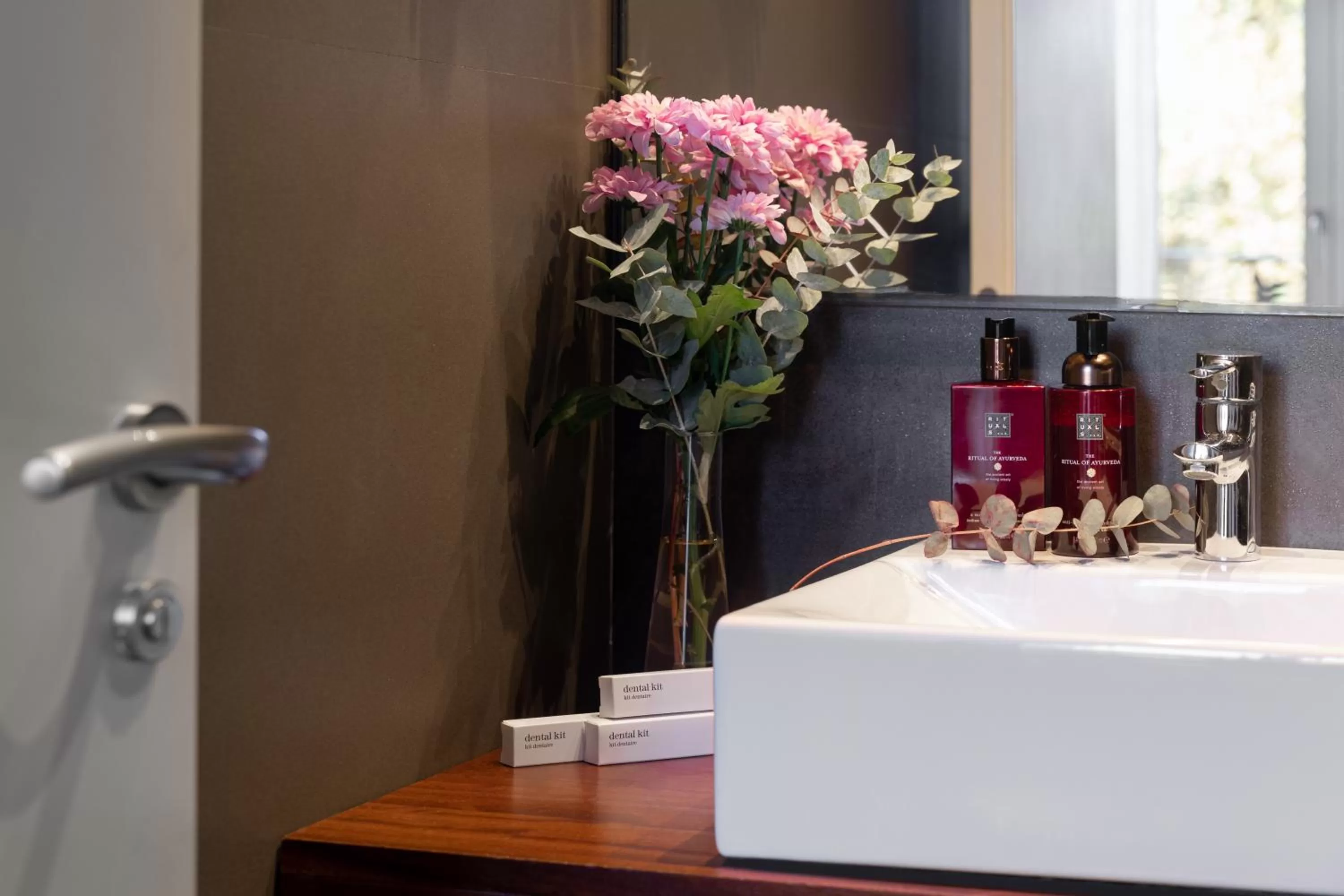 Bathroom in Duquesa Suites Landmark Hotel by Grup Duquessa