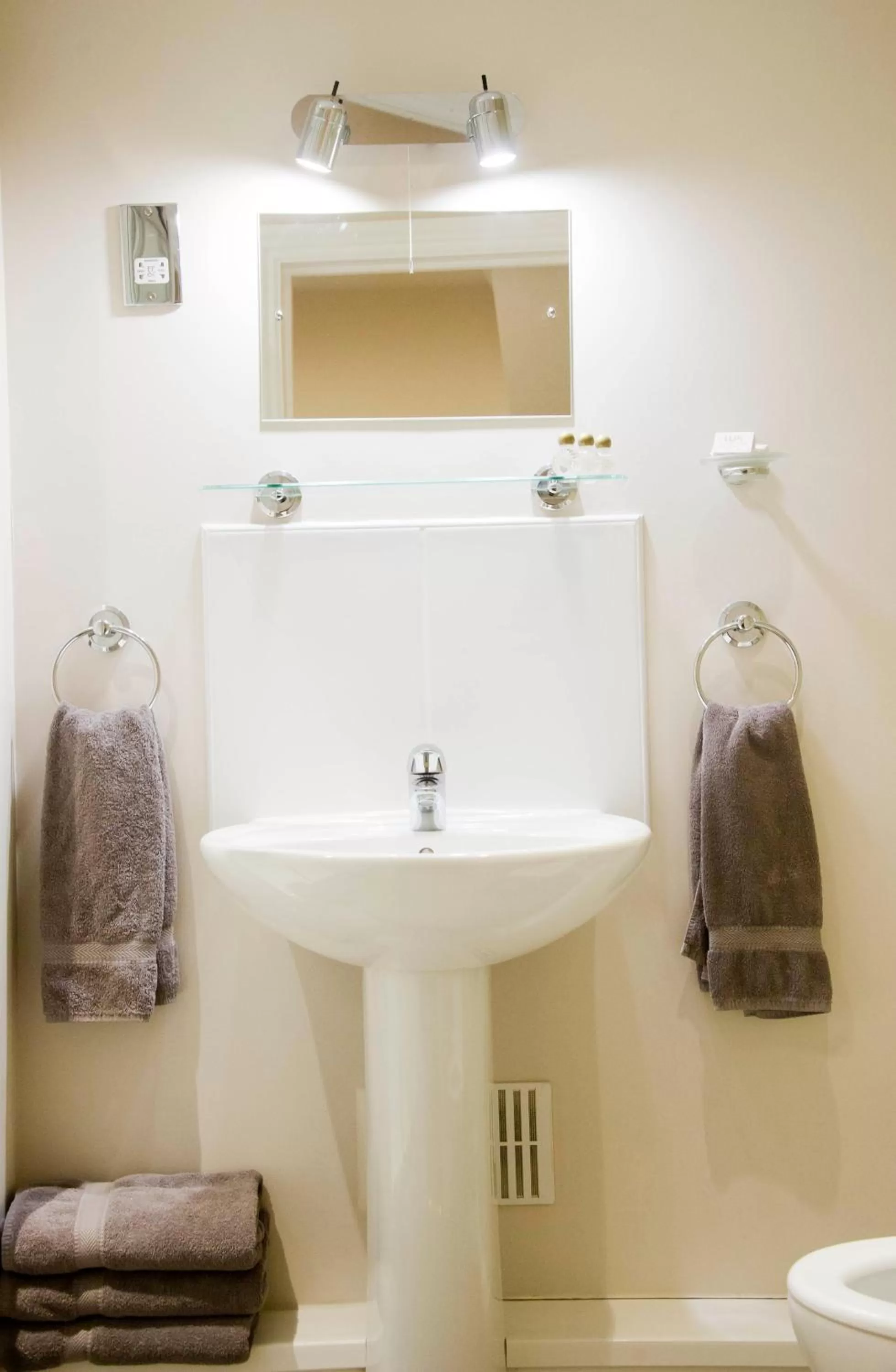 Rose and Crown Hotel