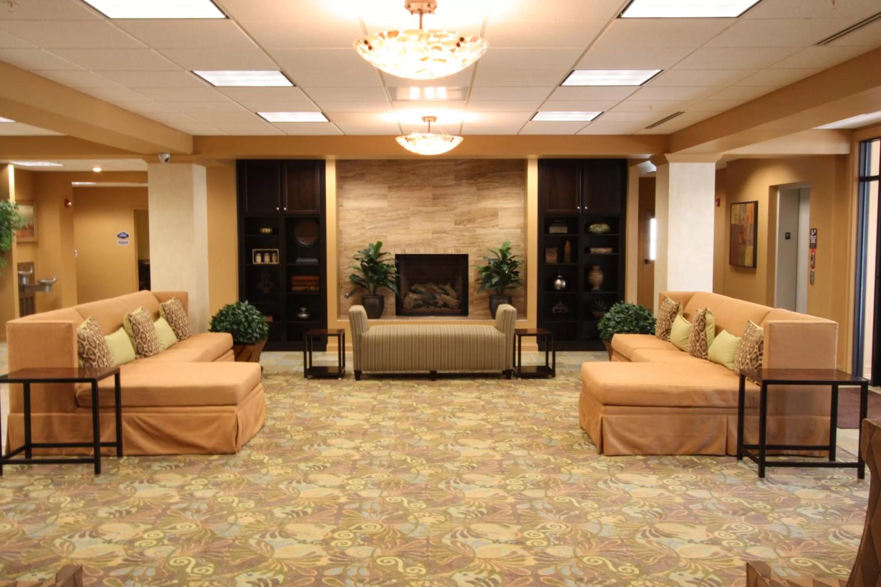 Lobby or reception in The Colonies at Williamsburg