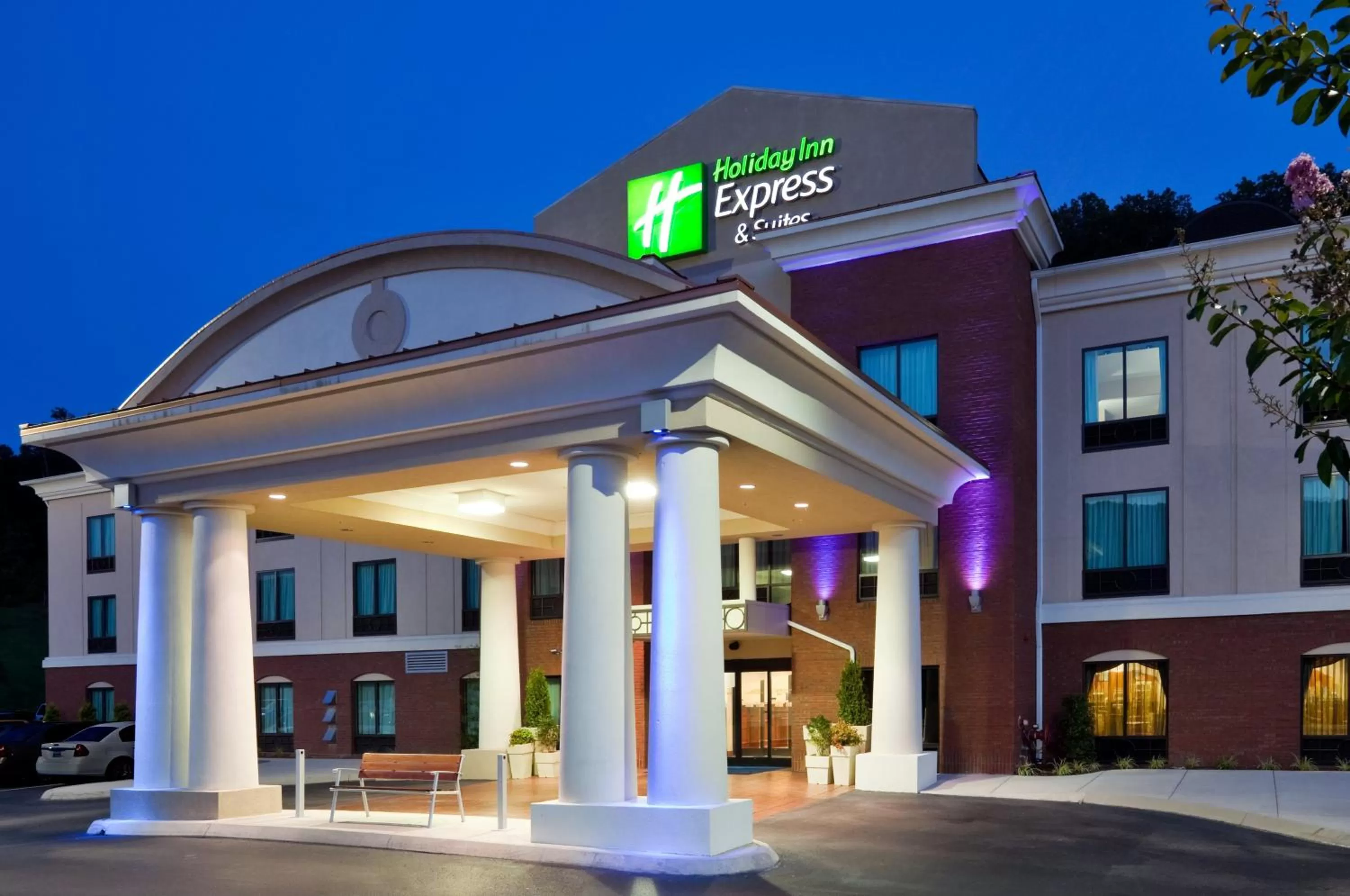 Property building in Holiday Inn Express Hotel & Suites Harriman by IHG