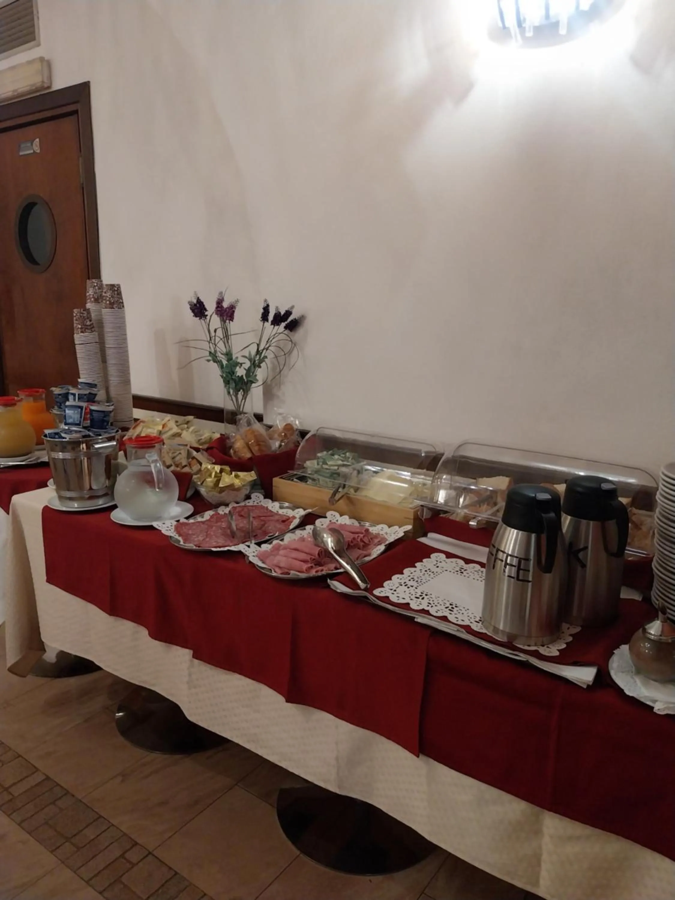 Breakfast in Hotel Priscilla