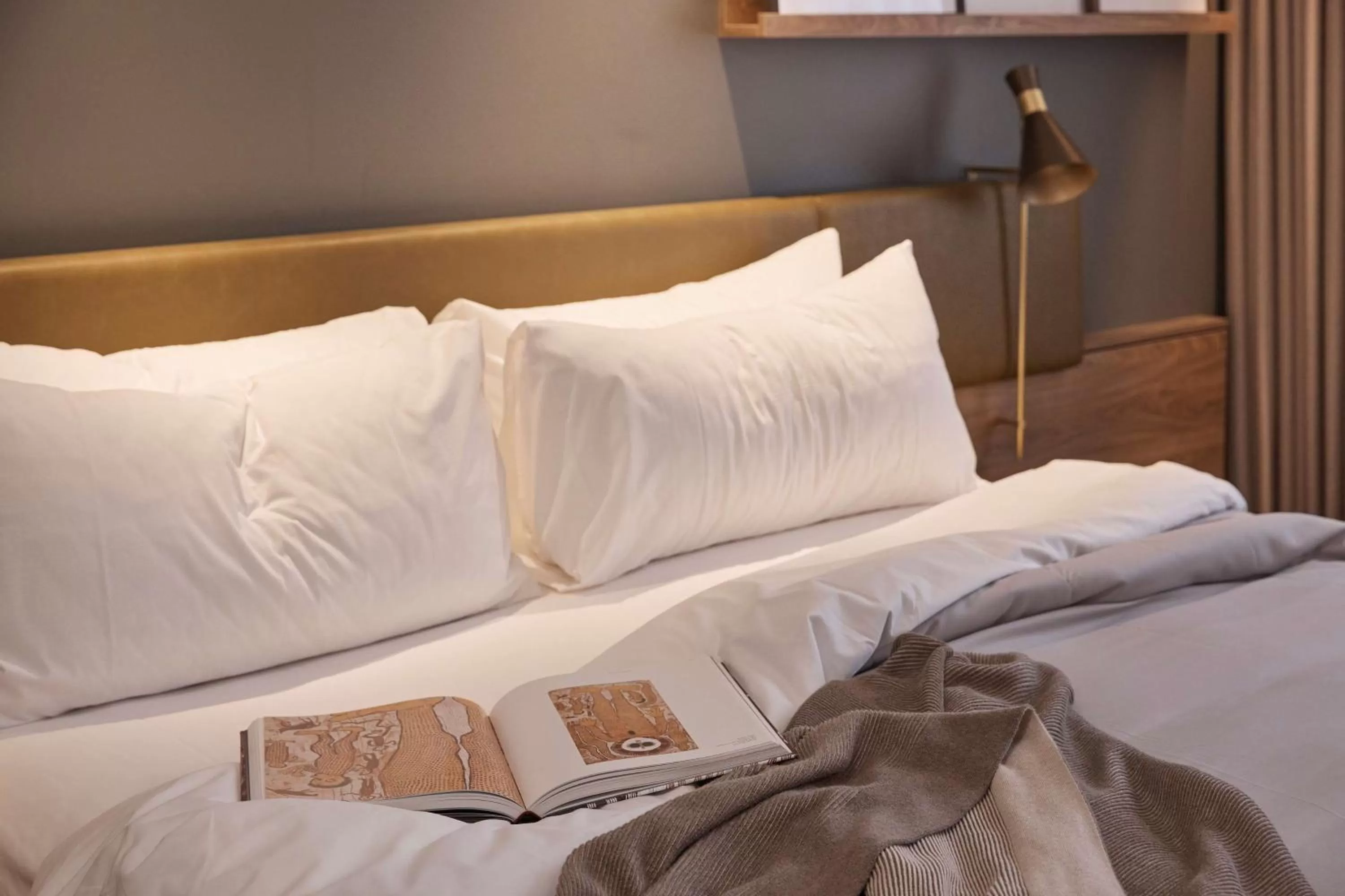 Bedroom, Bed in Rydges Melbourne