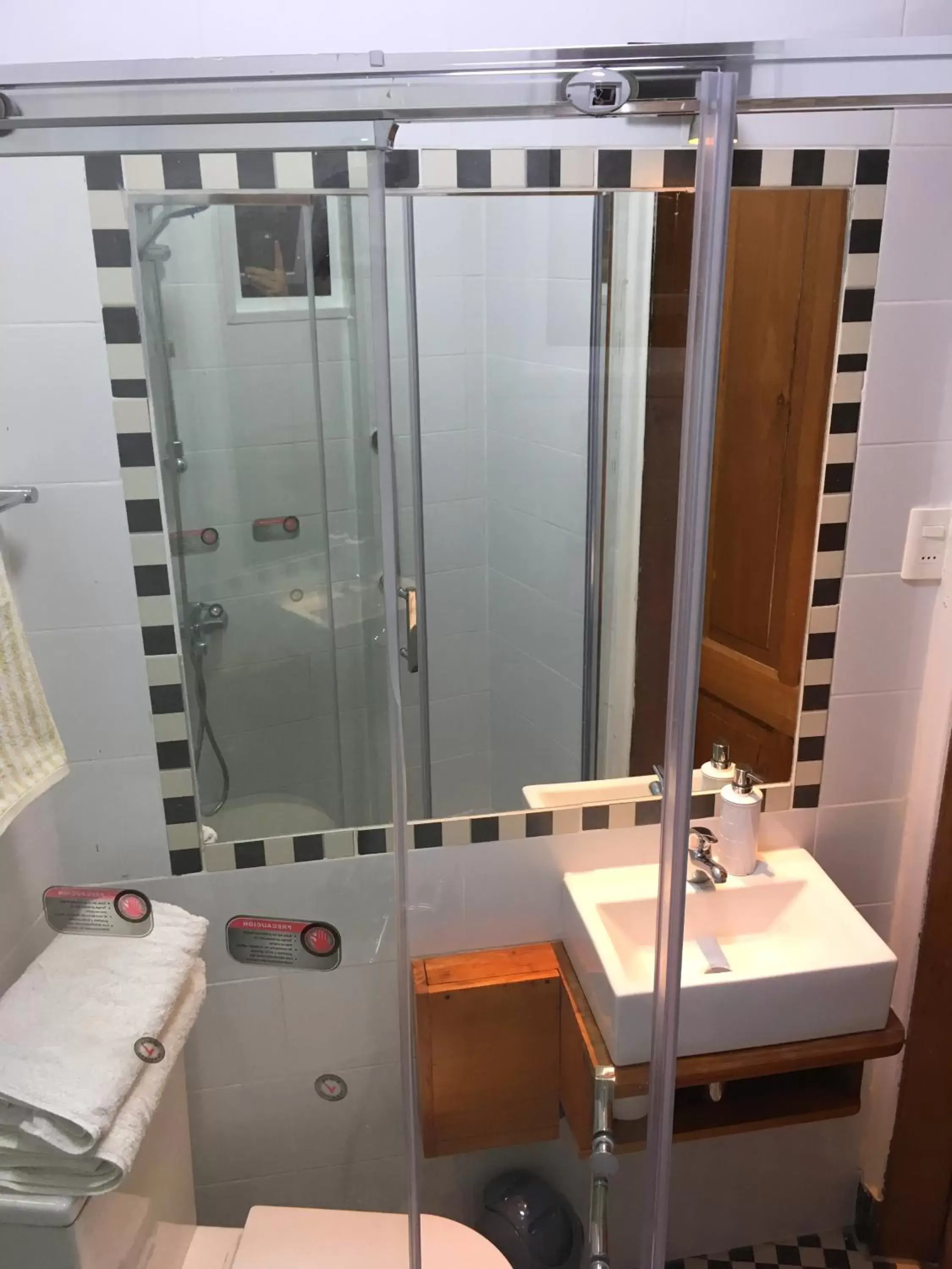 Quadruple Room with Private Bathroom in Tralkan B&B Quadruple Room with Private Bathroom in Tralkan B&B