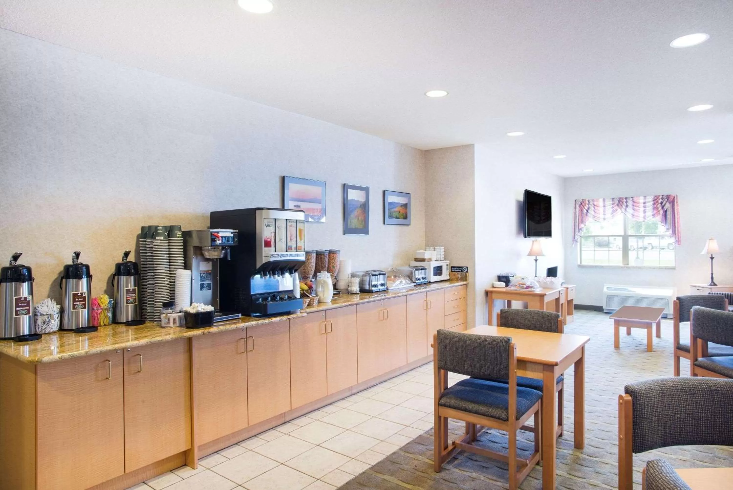 Restaurant/places to eat in Microtel Inn & Suites by Wyndham Plattsburgh