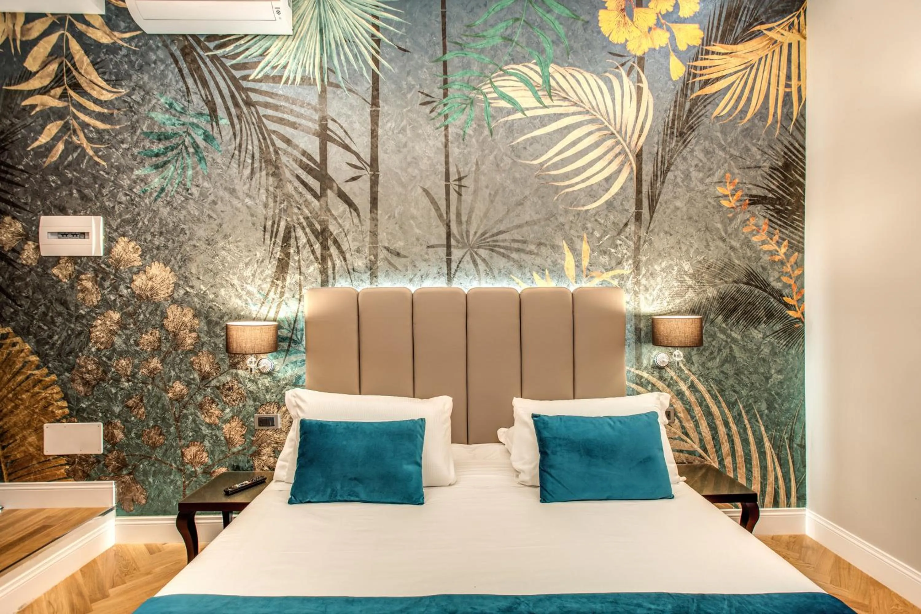 Photo of the whole room, Bed in Relais De La Poste